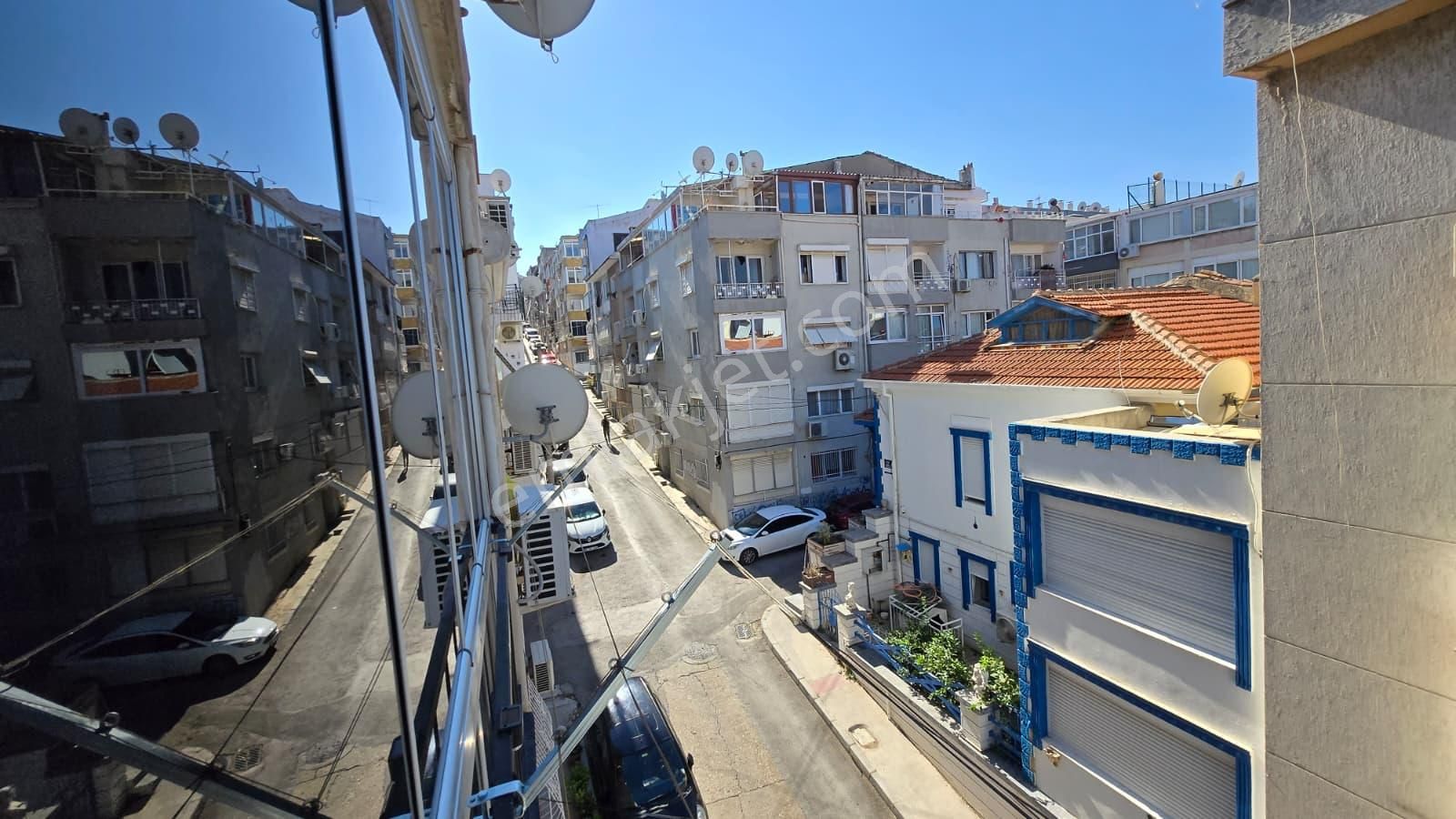 İzmir Konak Mithatpaşa Mahallesi’nde 3+1 Ara Kat • Kapalı Otopark •doğalgazlı , Krediye Uygun - Görsel 9