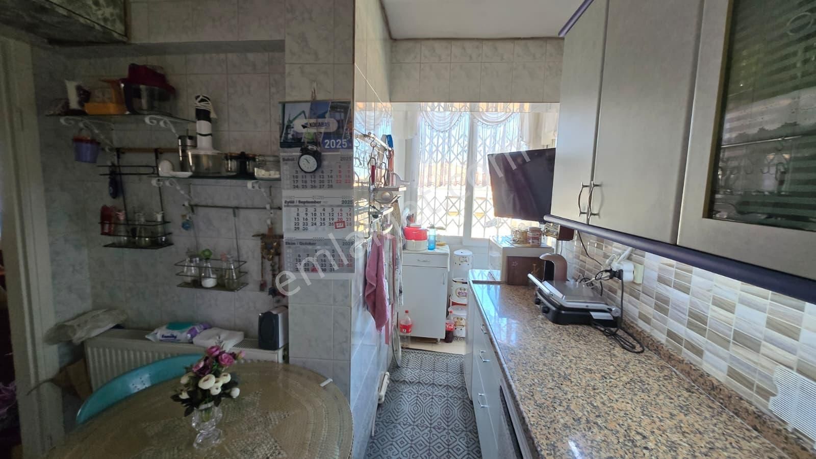 İzmir Konak Mithatpaşa Mahallesi’nde 3+1 Ara Kat • Kapalı Otopark •doğalgazlı , Krediye Uygun - Görsel 18