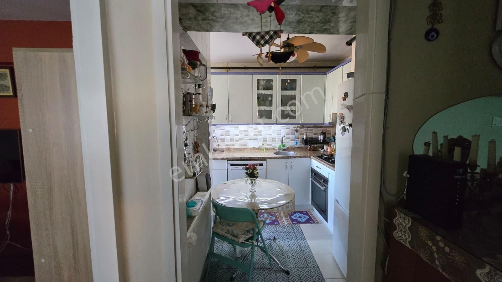 İzmir Konak Mithatpaşa Mahallesi’nde 3+1 Ara Kat • Kapalı Otopark •doğalgazlı , Krediye Uygun - Görsel 16