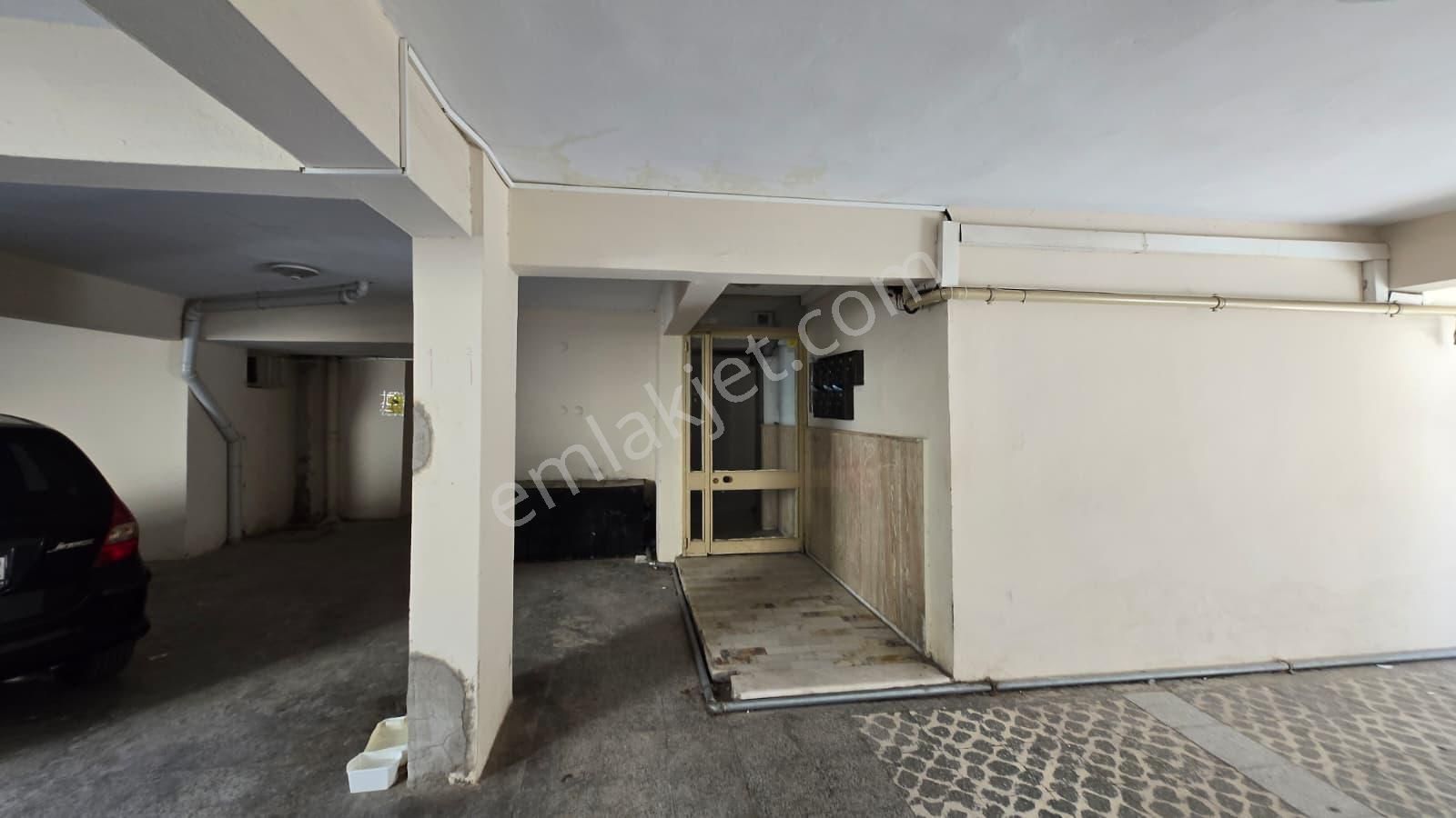 İzmir Konak Mithatpaşa Mahallesi’nde 3+1 Ara Kat • Kapalı Otopark •doğalgazlı , Krediye Uygun - Görsel 4