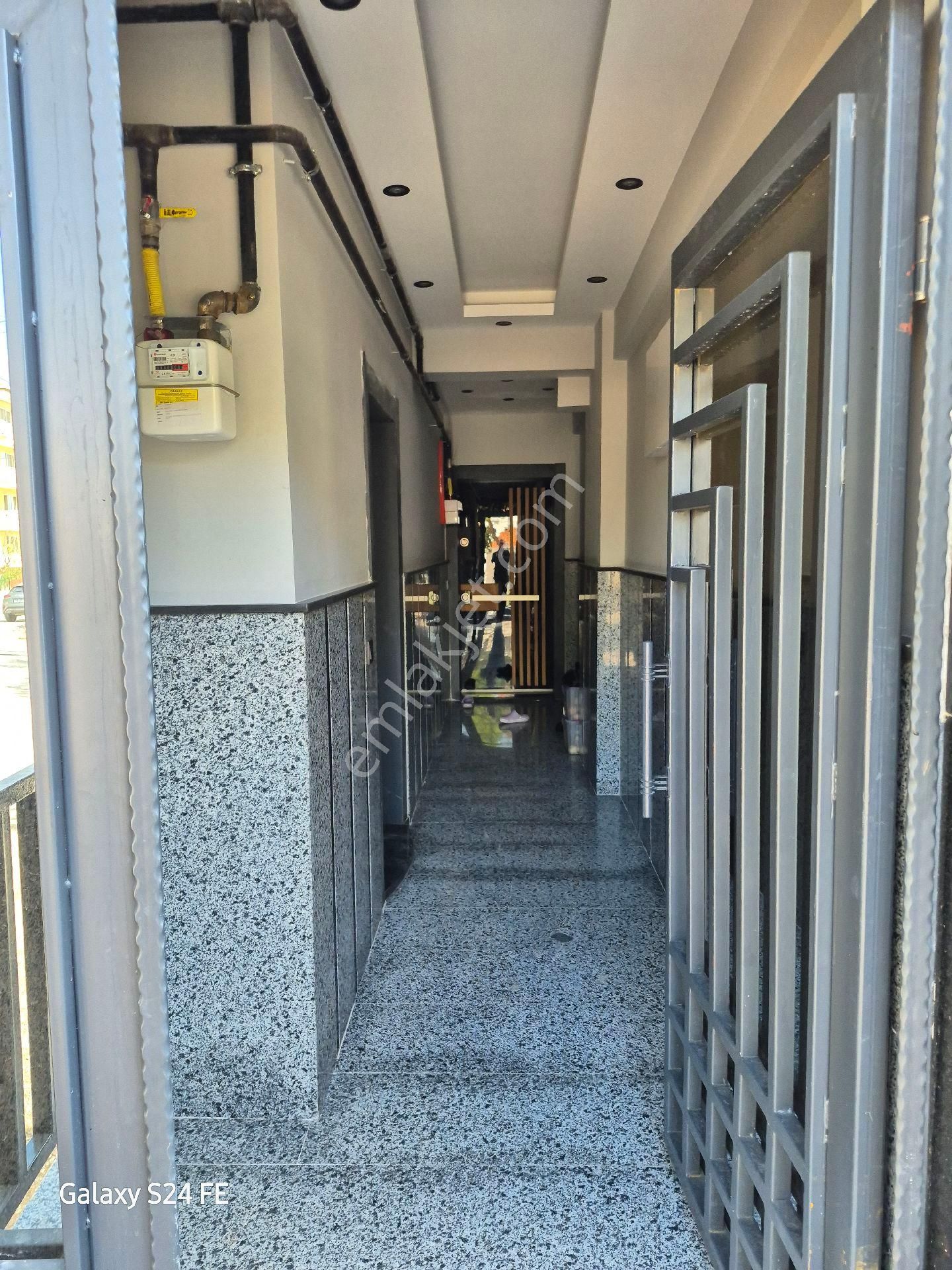 Bornova Atatürk Te 3+1 Satılık Lüks - Görsel 3