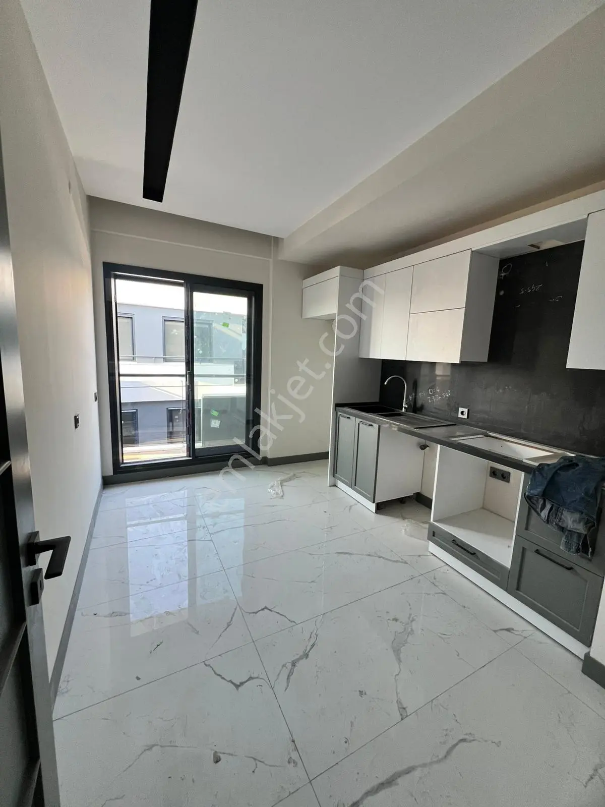 Şehir Merkezinde Doğalgaz Isıtmalı 2+1 Sıfır Daire - Görsel 2