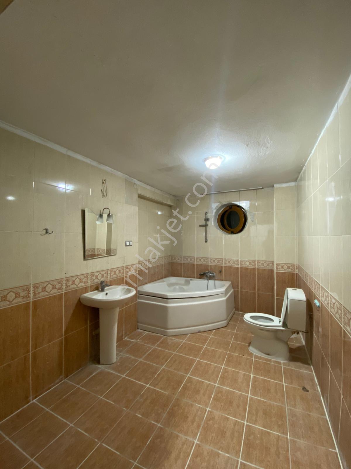Alipaşa Mahallesinde Satılık Site İçi Geniş 4+1 Daire - Görsel 17