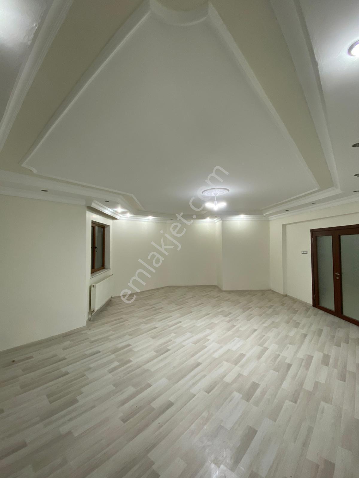 Alipaşa Mahallesinde Satılık Site İçi Geniş 4+1 Daire - Görsel 2