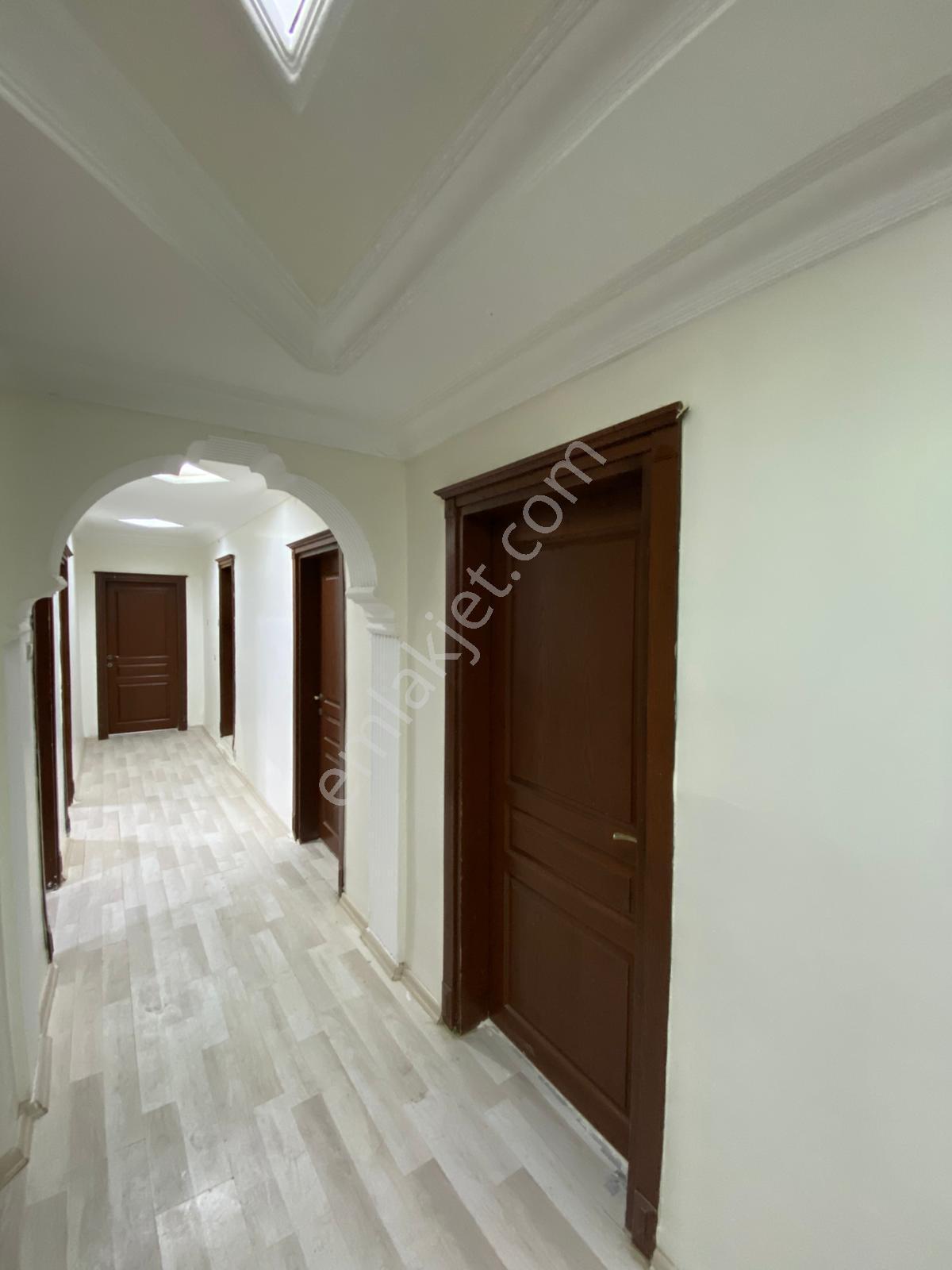 Alipaşa Mahallesinde Satılık Site İçi Geniş 4+1 Daire - Görsel 24