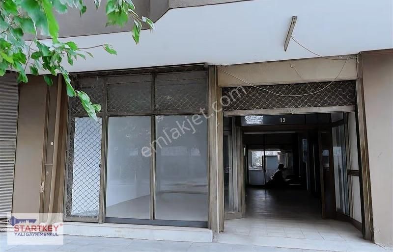 Konak Gaziler Cd Üzerinde Dericiler İş Merkezinde Satılık Dükkan