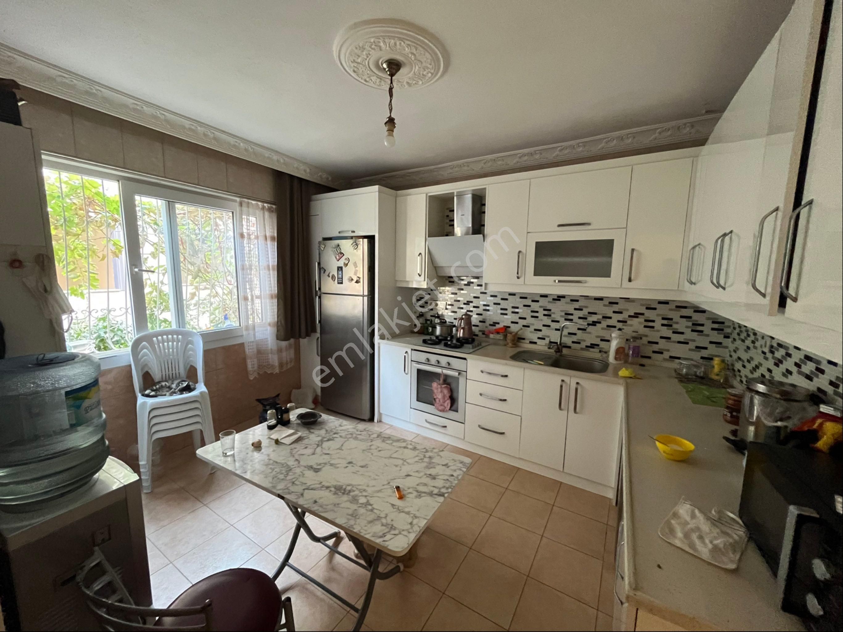 A Plus Gayrimenkulden 3 Katlı 6+2 Satılık Müstakil Ev - Görsel 9