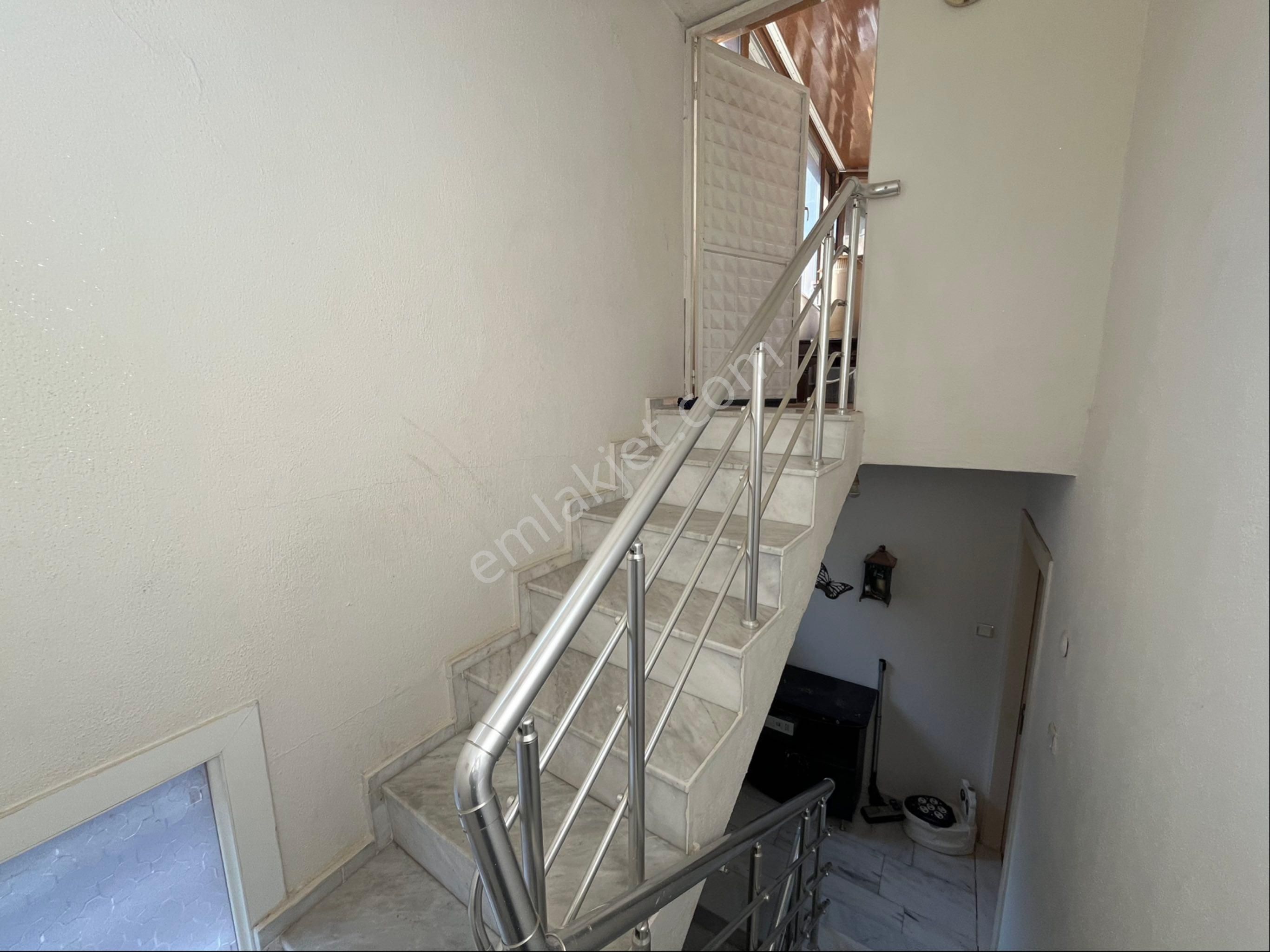 A Plus Gayrimenkulden 3 Katlı 6+2 Satılık Müstakil Ev - Görsel 26