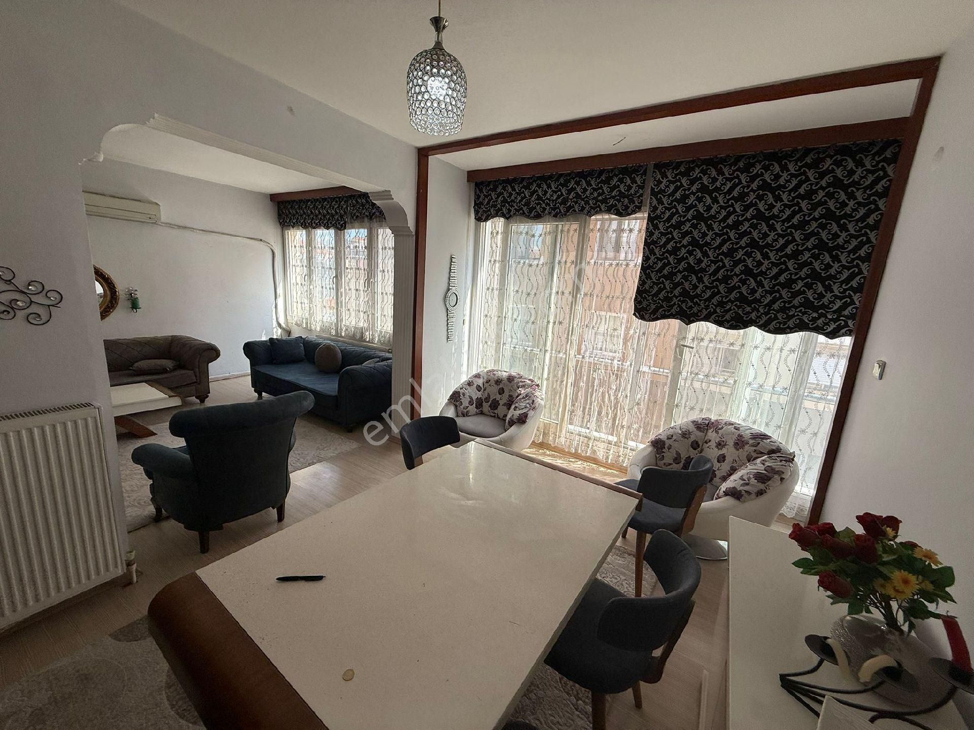 Mithatpaşa Cadde Yakını Arakat Köşe Eşyalı Daire - Görsel 23