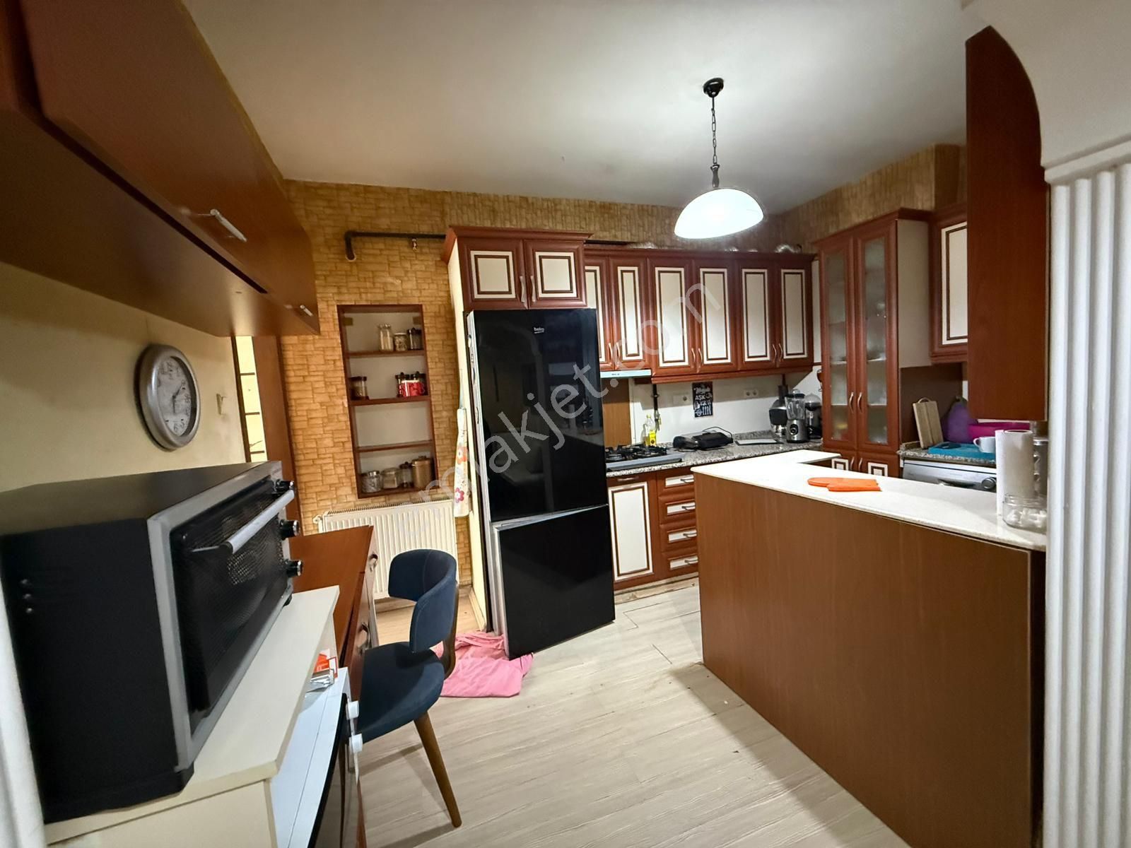 Mithatpaşa Cadde Yakını Arakat Köşe Eşyalı Daire - Görsel 6