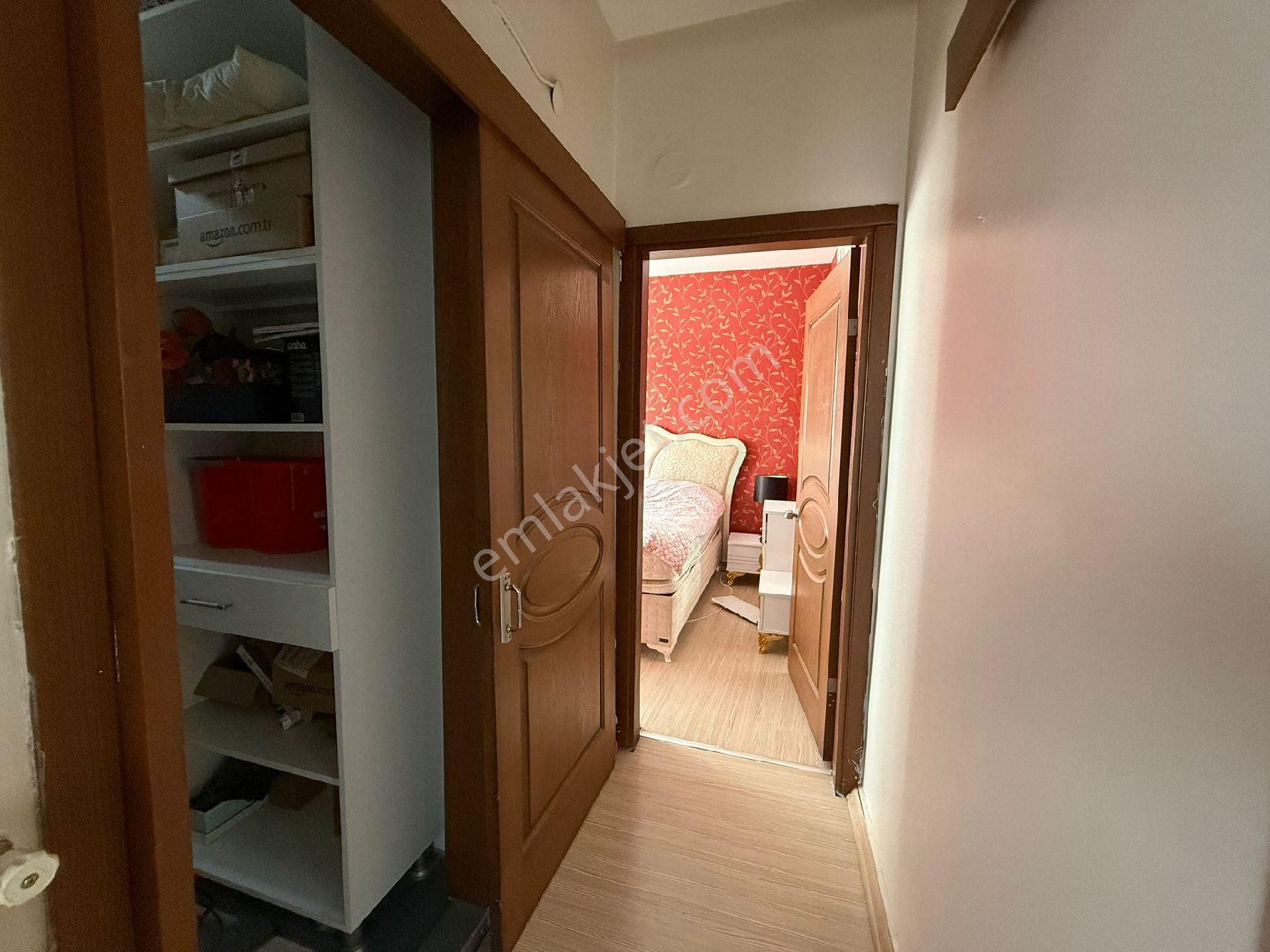 Mithatpaşa Cadde Yakını Arakat Köşe Eşyalı Daire - Görsel 22