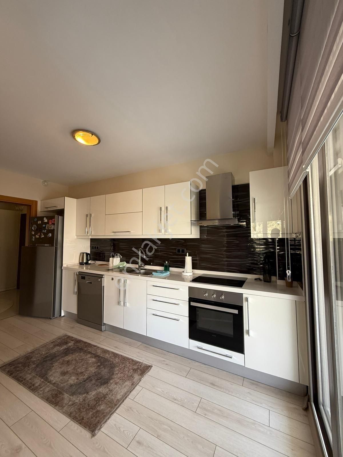 Kuşadası Ege Mahallesinde Muhteşem Residansta Arakat 3+1 130m2 - Görsel 8