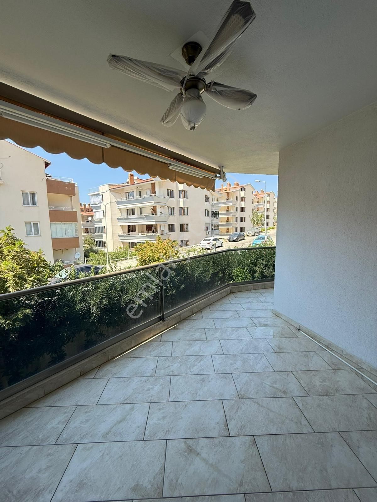 Kuşadası Ege Mahallesinde Muhteşem Residansta Arakat 3+1 130m2 - Görsel 19