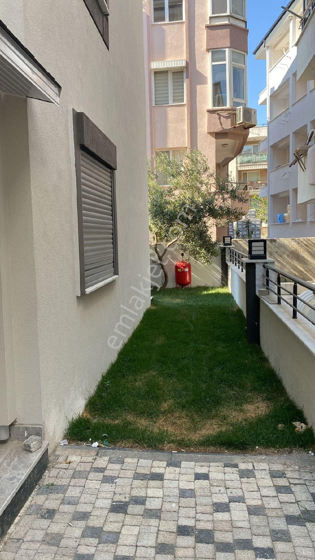 Ayvalık Armutçuk Pazaryerine Yakın Denize