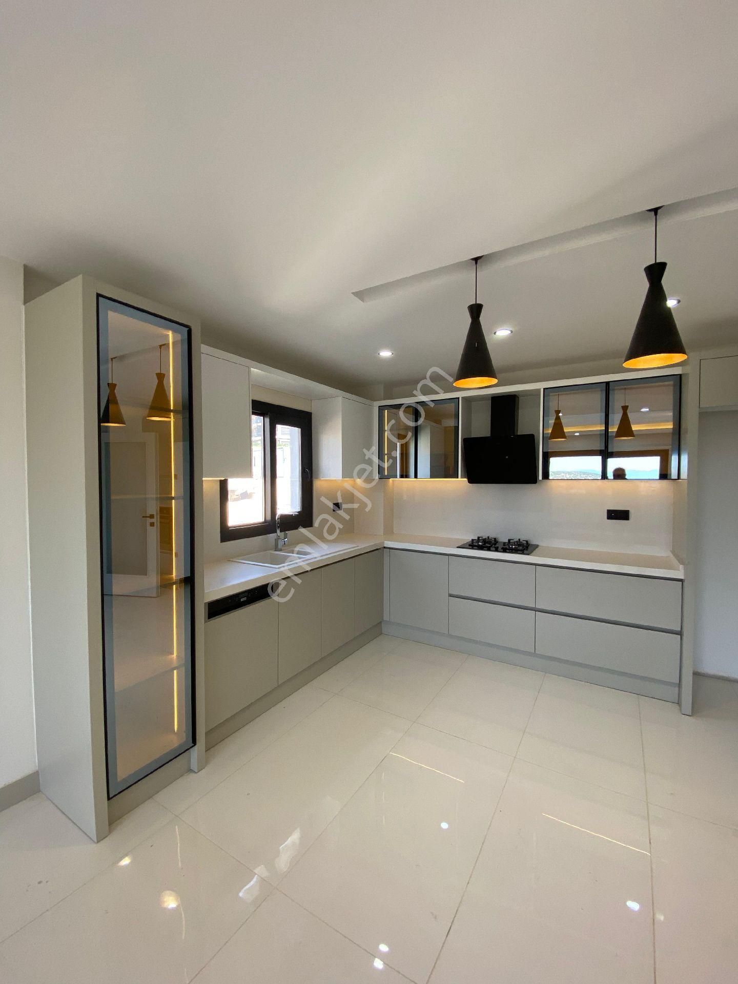 Kuşadası Değirmendere Mevkiinde Lux Havuzlu Güvenlikli Residans 2+1 3+1 4+1daireler - Görsel 9