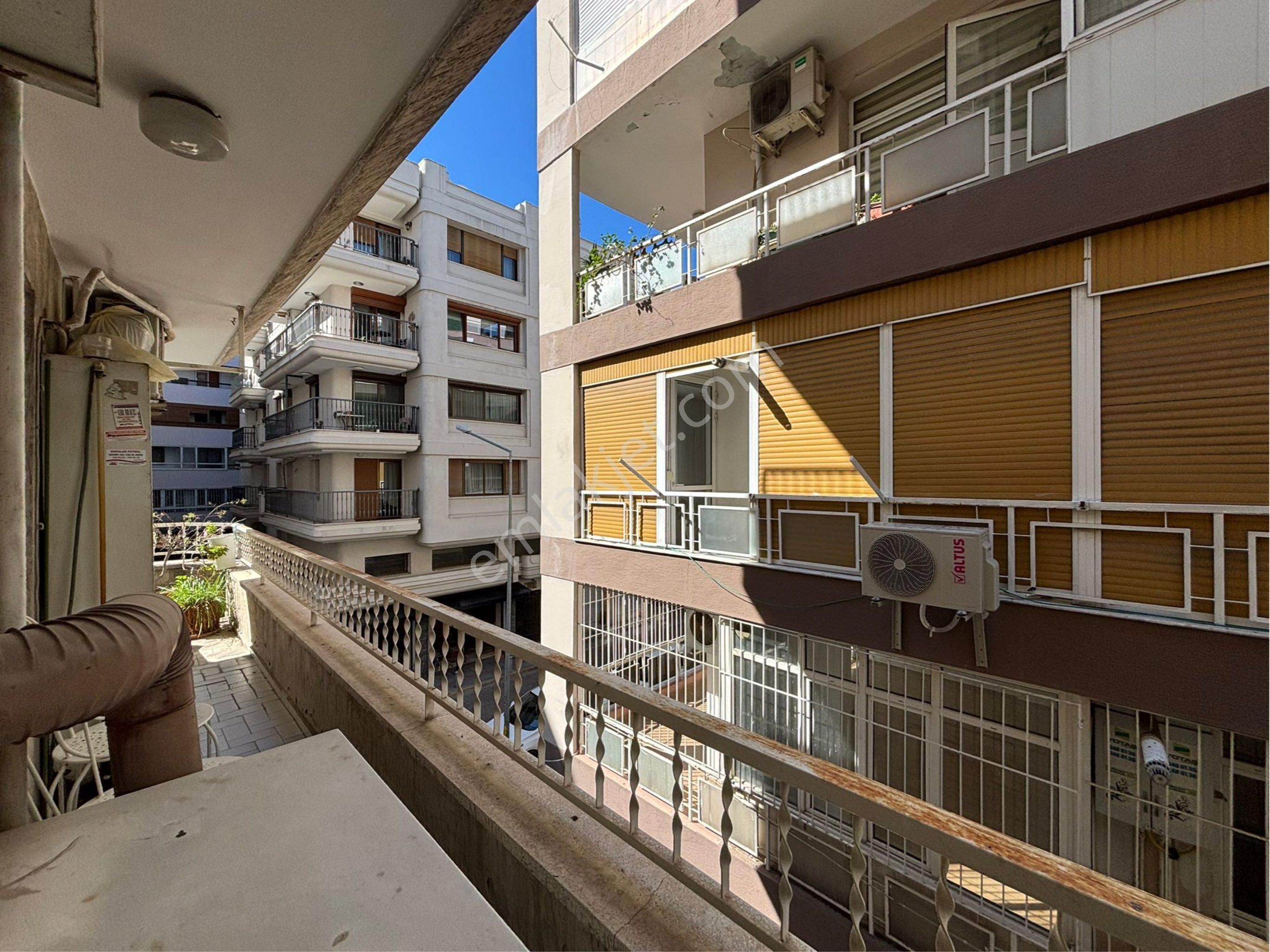 Alsancak Libas Yakını 3+1 130m2 Otoparklı Satılık Daire - Görsel 8