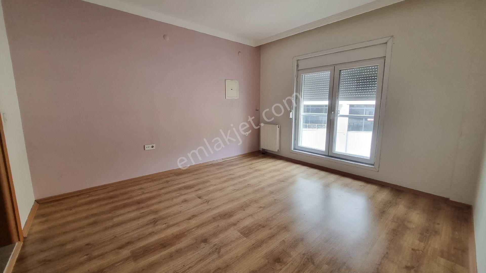 Bayraklı Körfez Mah. Havuzlu Sitede Ara Kat Kiralık 3+1 Daire - Görsel 23