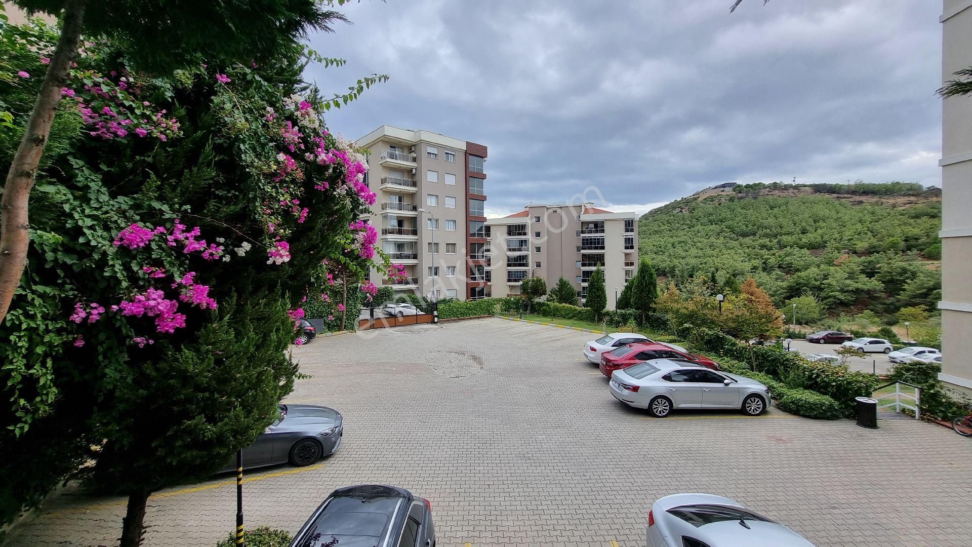 Bayraklı Körfez Mah. Havuzlu Sitede Ara Kat Kiralık 3+1 Daire - Görsel 7