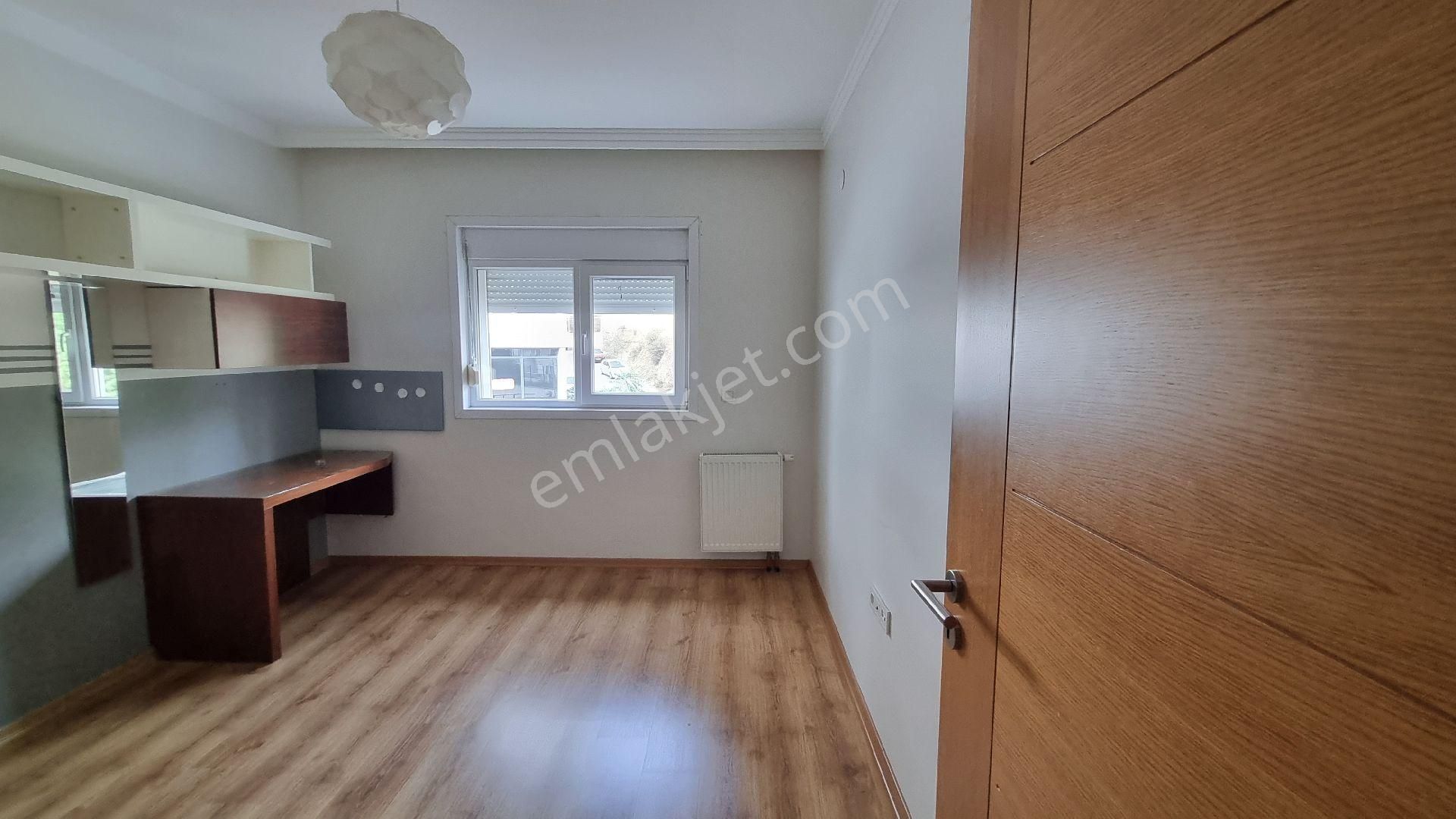 Bayraklı Körfez Mah. Havuzlu Sitede Ara Kat Kiralık 3+1 Daire - Görsel 30