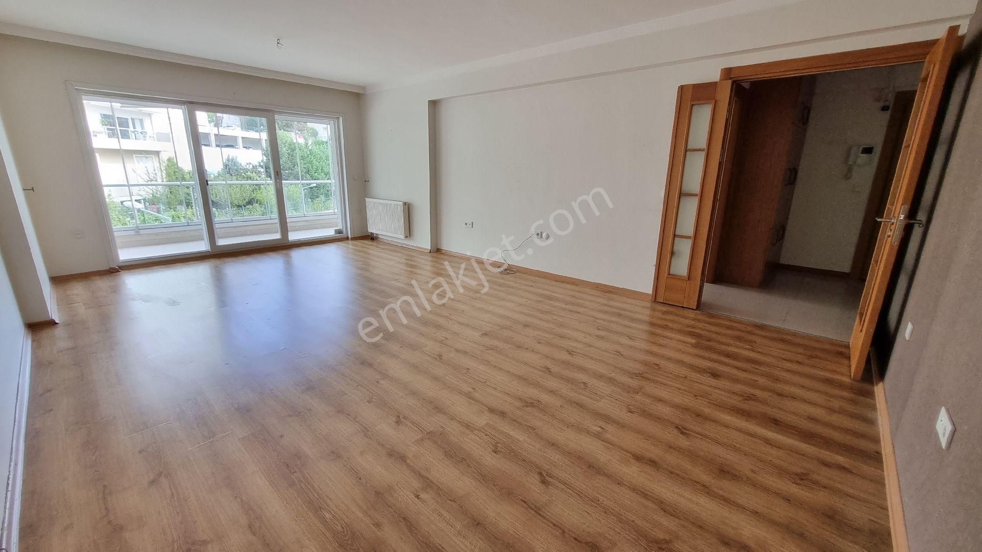 Bayraklı Körfez Mah. Havuzlu Sitede Ara Kat Kiralık 3+1 Daire - Görsel 21