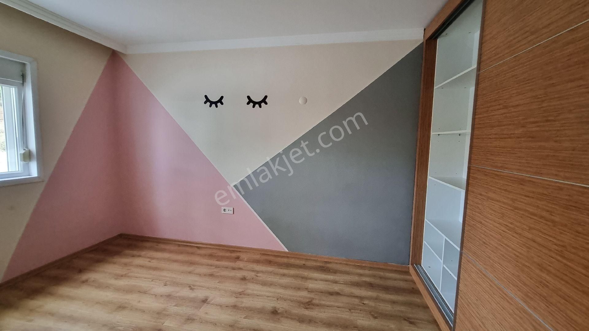 Bayraklı Körfez Mah. Havuzlu Sitede Ara Kat Kiralık 3+1 Daire - Görsel 34