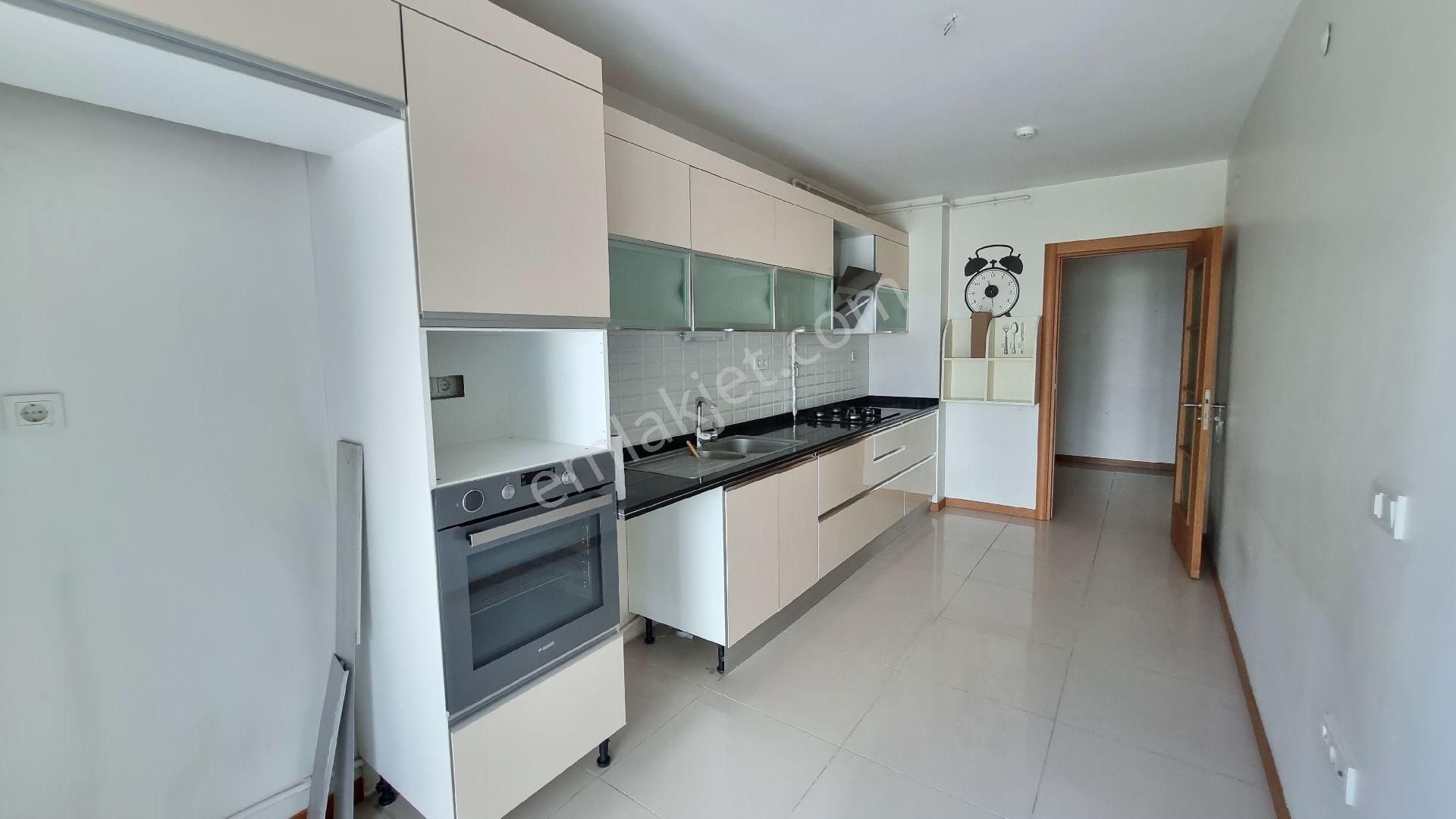 Bayraklı Körfez Mah. Havuzlu Sitede Ara Kat Kiralık 3+1 Daire - Görsel 14