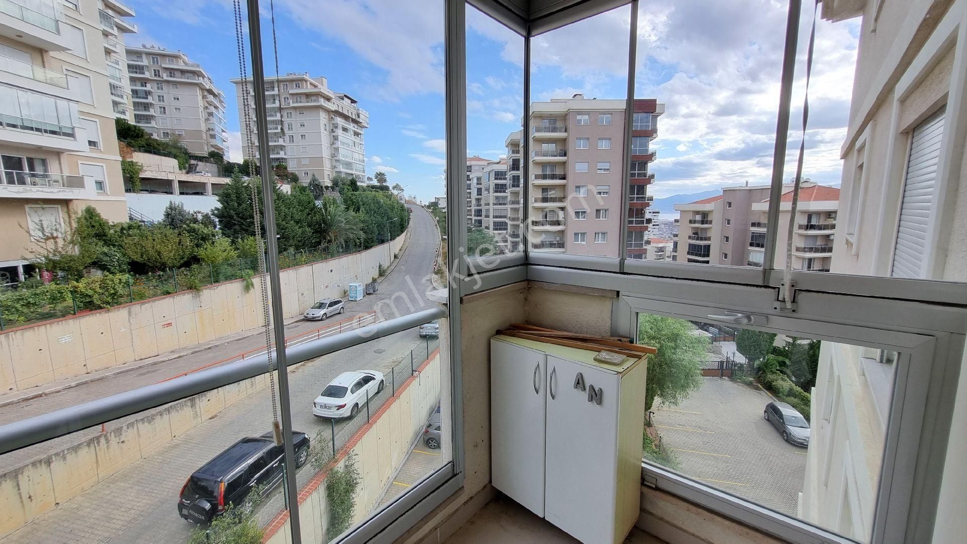 Bayraklı Körfez Mah. Havuzlu Sitede Ara Kat Kiralık 3+1 Daire - Görsel 15