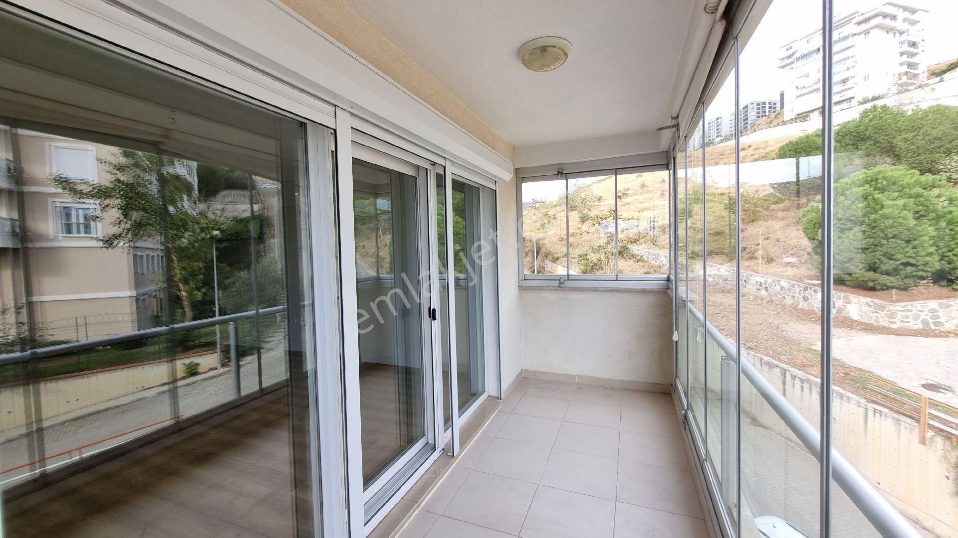 Bayraklı Körfez Mah. Havuzlu Sitede Ara Kat Kiralık 3+1 Daire - Görsel 18