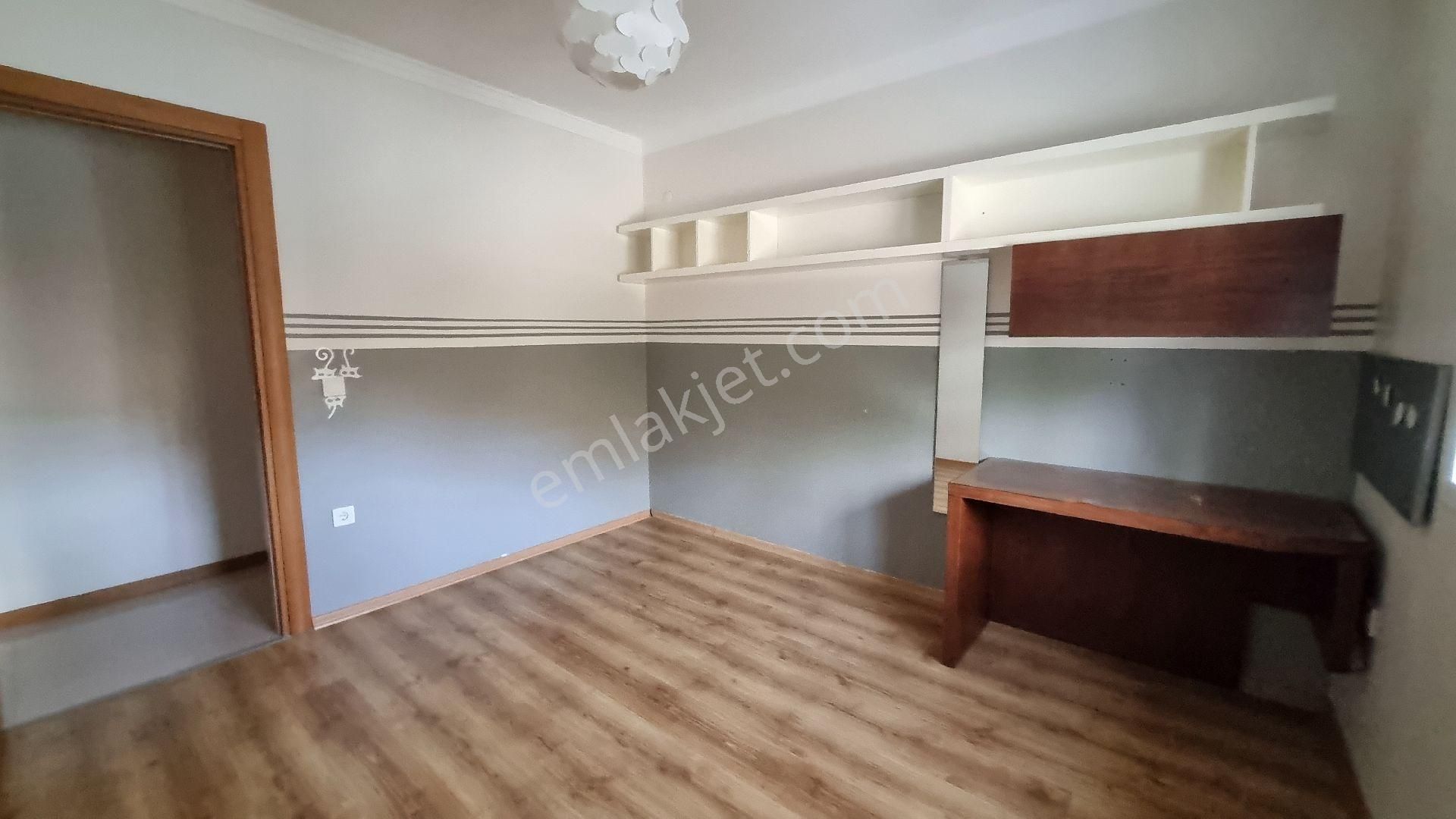 Bayraklı Körfez Mah. Havuzlu Sitede Ara Kat Kiralık 3+1 Daire - Görsel 31