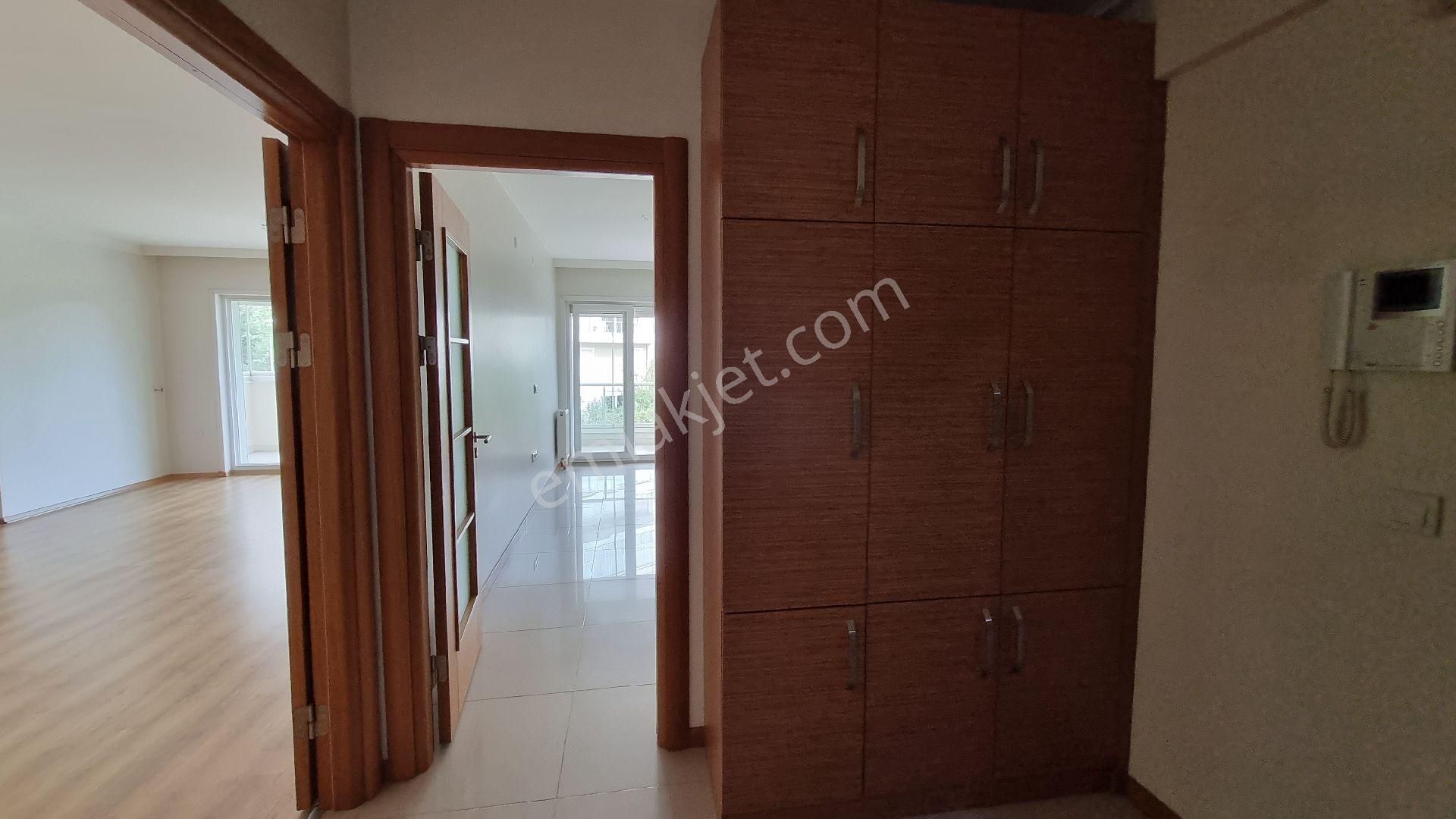 Bayraklı Körfez Mah. Havuzlu Sitede Ara Kat Kiralık 3+1 Daire - Görsel 11