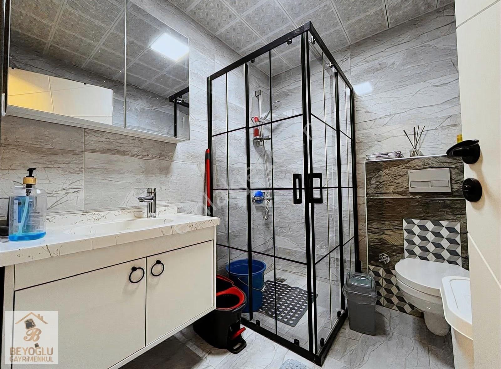 Beyoğlu'ndan Lüx Sitede K.otoparklı T.balkonlu 11.kat Manzaralı - Görsel 2