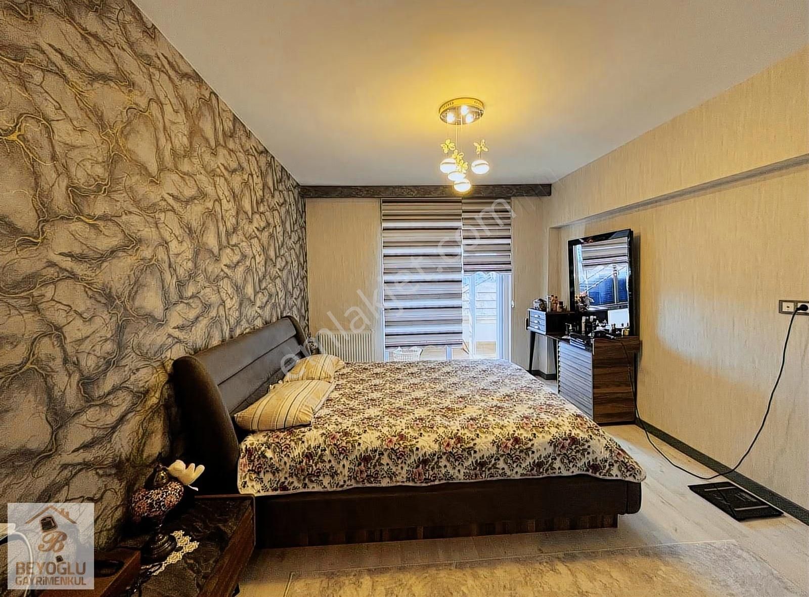 Beyoğlu'ndan Lüx Sitede K.otoparklı T.balkonlu 11.kat Manzaralı - Görsel 6