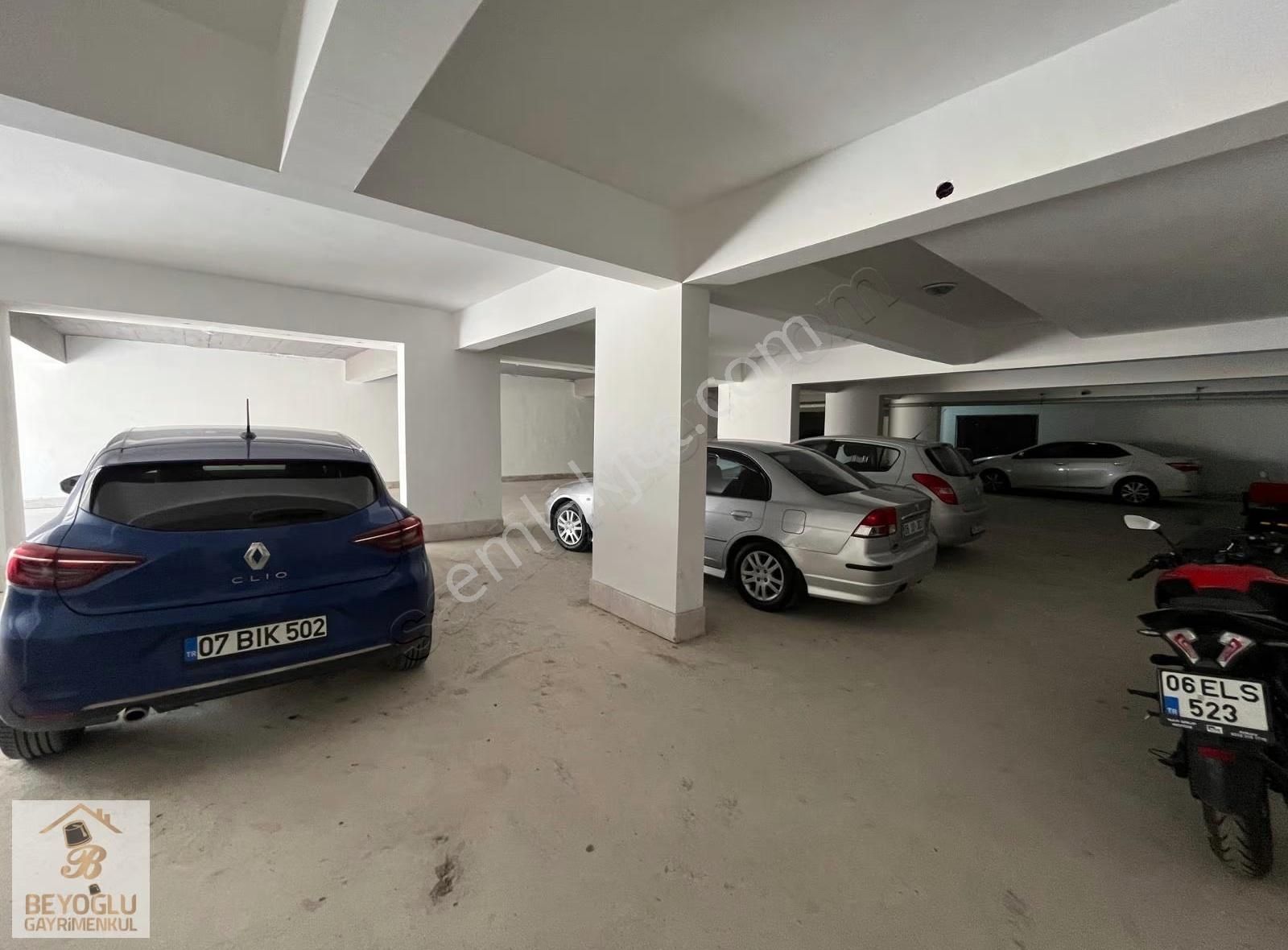 Beyoğlu'ndan Lüx Sitede K.otoparklı T.balkonlu 11.kat Manzaralı - Görsel 10