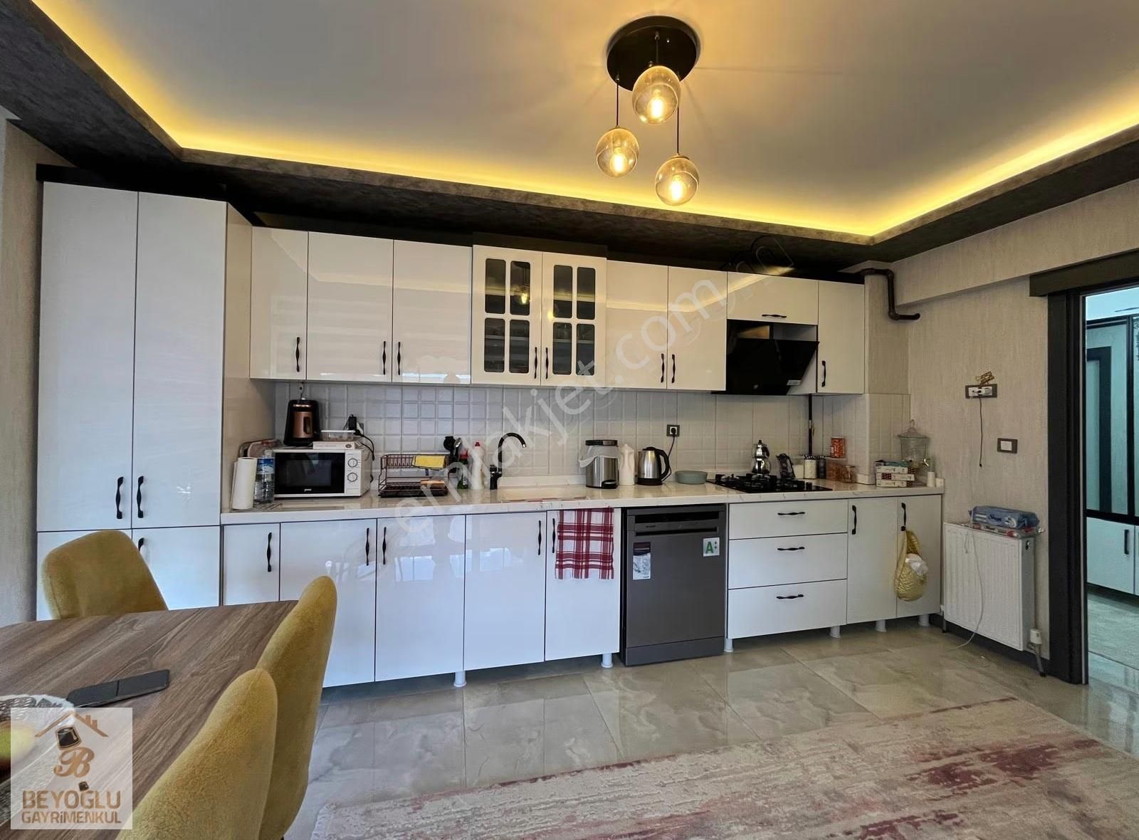 Beyoğlu'ndan Lüx Sitede K.otoparklı T.balkonlu 11.kat Manzaralı - Görsel 13