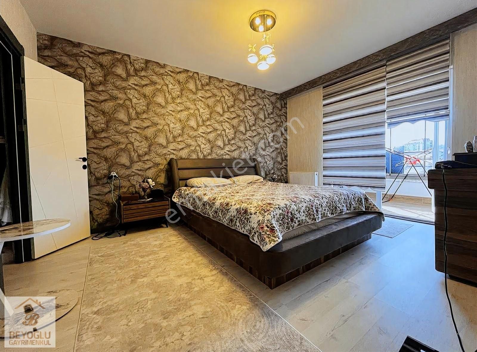 Beyoğlu'ndan Lüx Sitede K.otoparklı T.balkonlu 11.kat Manzaralı - Görsel 7