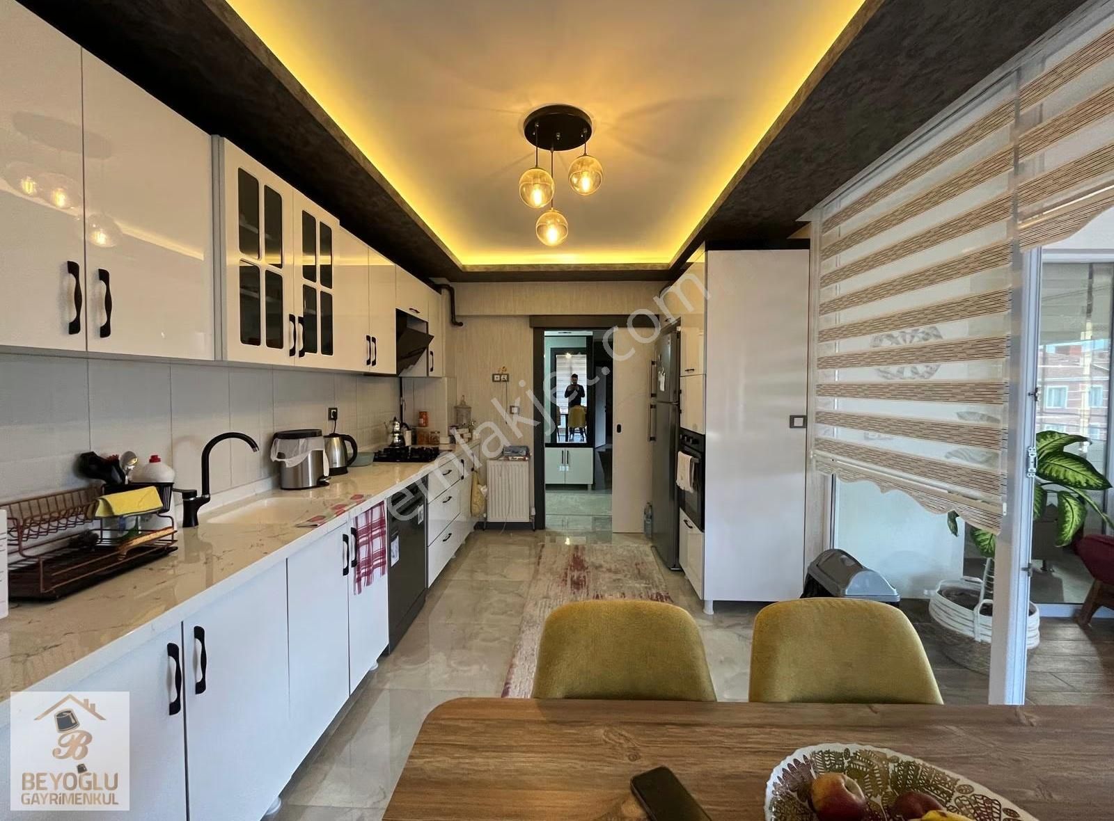 Beyoğlu'ndan Lüx Sitede K.otoparklı T.balkonlu 11.kat Manzaralı - Görsel 9