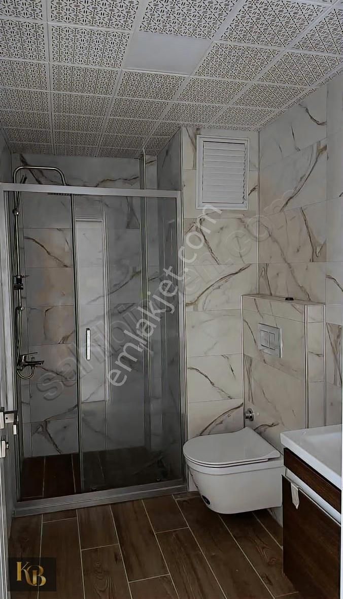 Merkezi Konumda Geniş Balkonlu İskanlı 1+1 - Görsel 15