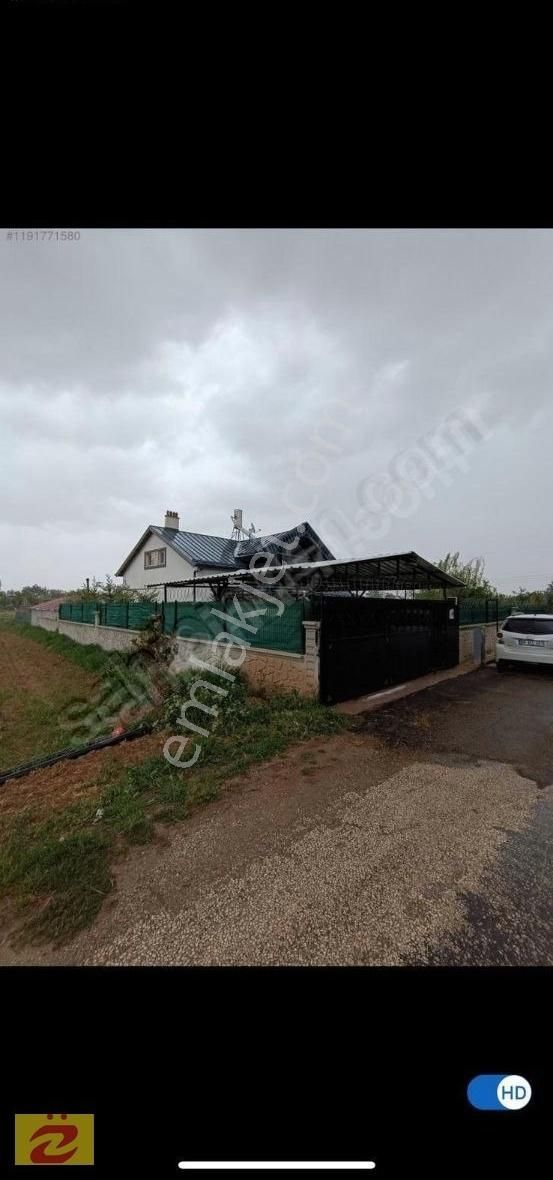 Karahüyük'de Havuzlu Villa Ve Arsası - Görsel 22