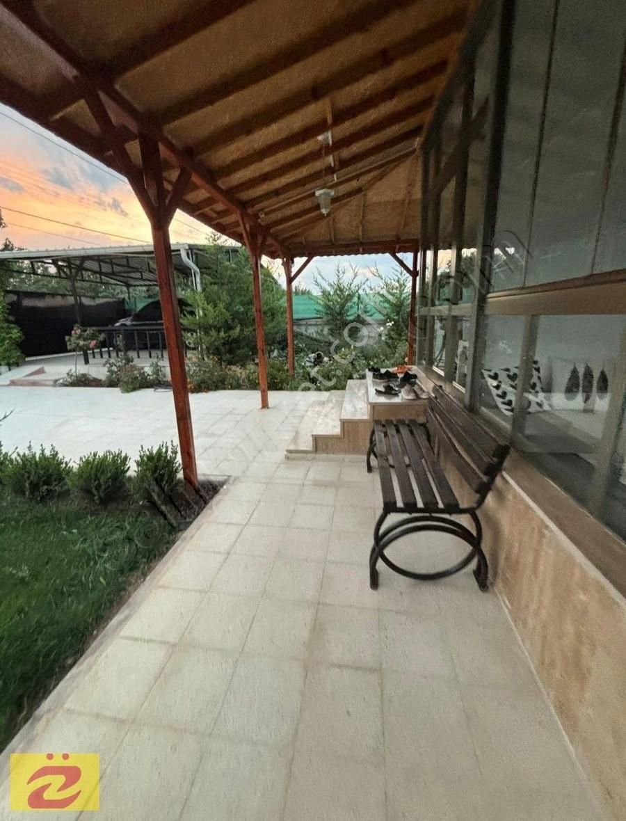 Karahüyük'de Havuzlu Villa Ve Arsası - Görsel 18