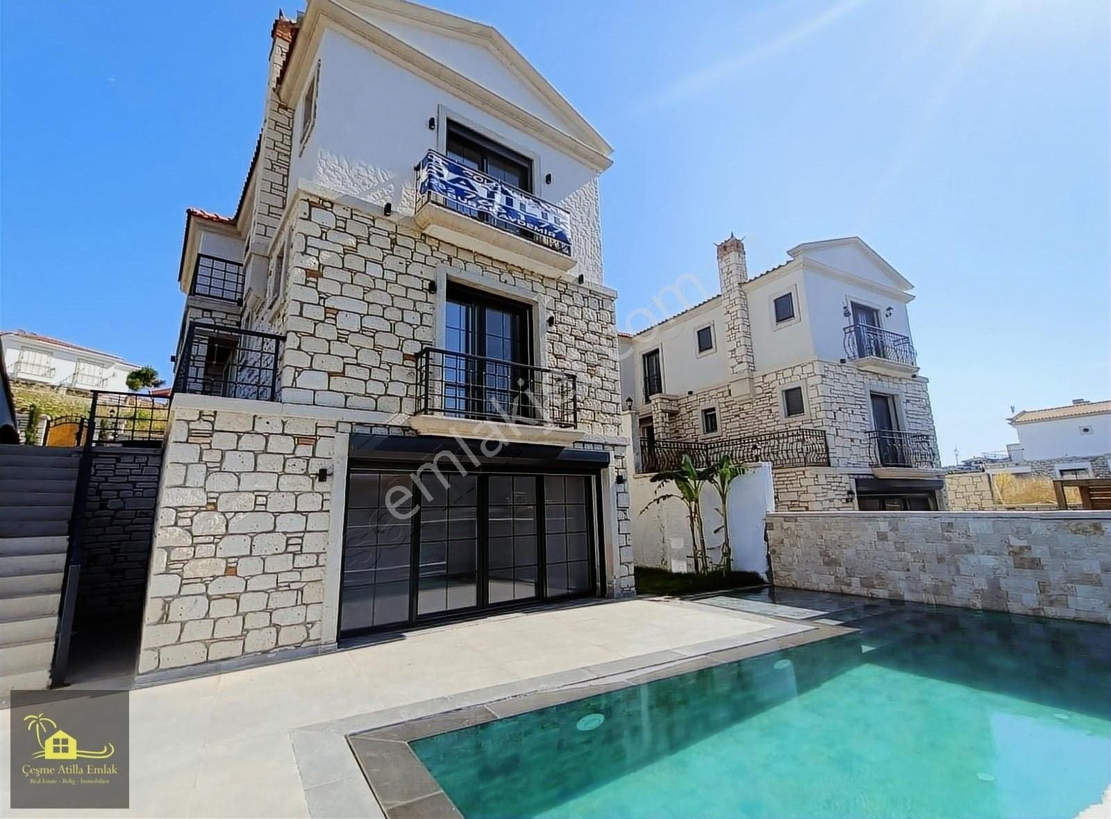 Çeşme Şifne'de Satılık Müstakil Havuzlu 4+2 Villa Taş Ev - Görsel 16