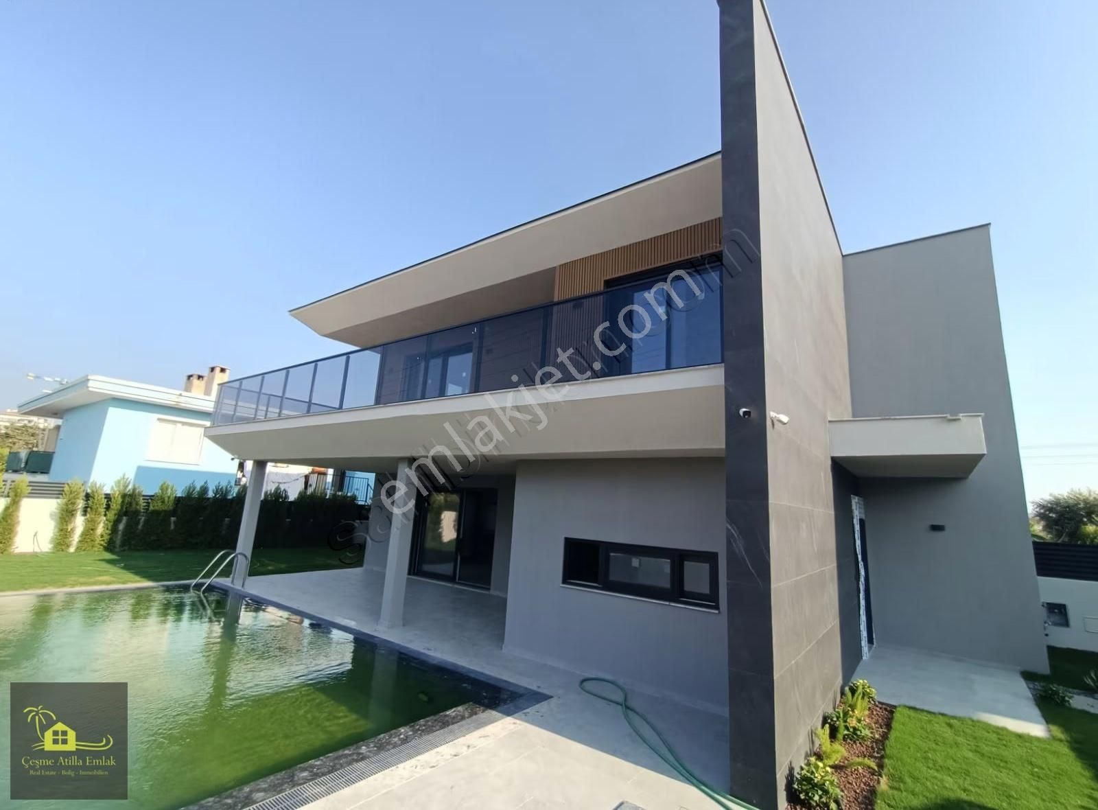 Çeşme Şifne'de Tek Müstakil Satılık 4+1 Havuzlu Lüks Villa - Görsel 15