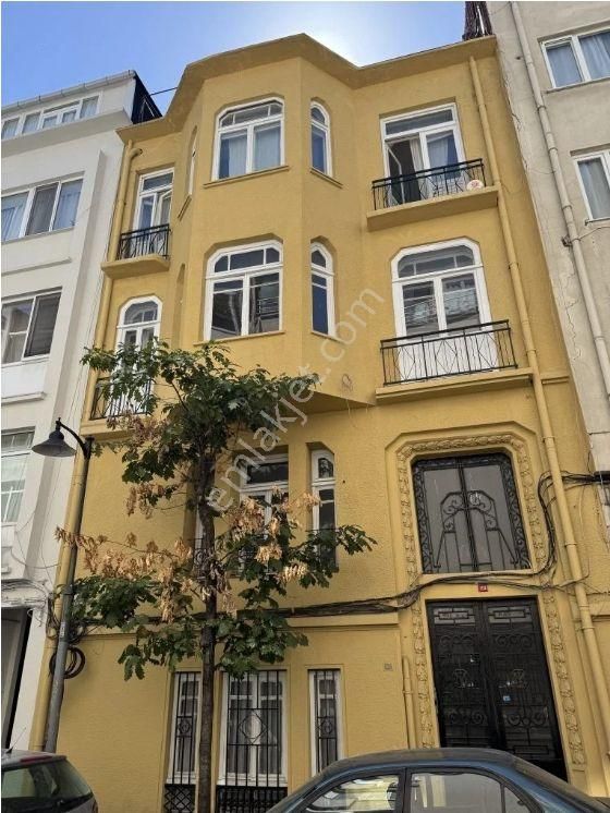 Erkutun'dan, Nişantaşı Merkezde Dönem Mimarisi 5 Katlı Satılık Bina - Görsel 2