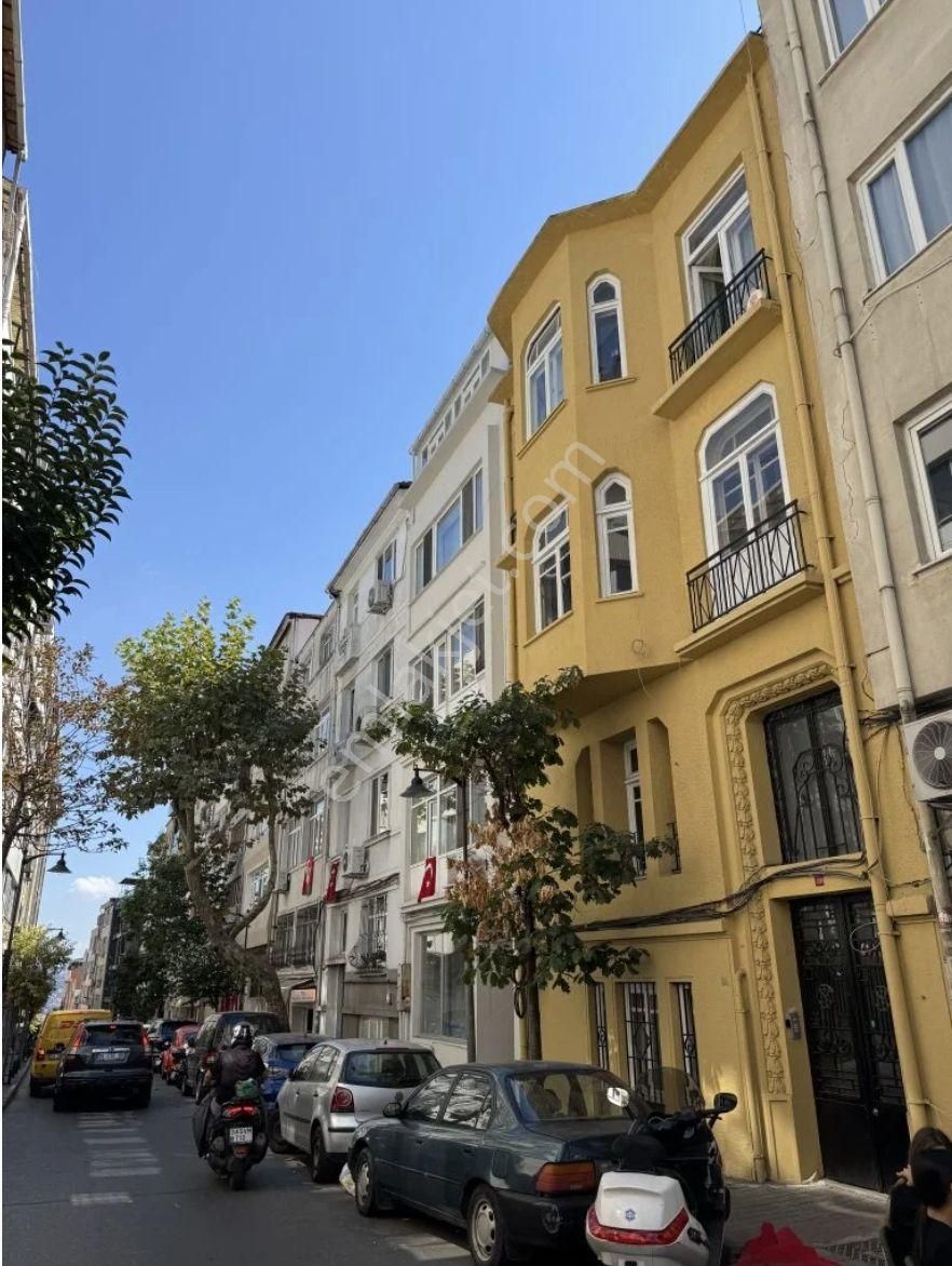 Erkutun'dan, Nişantaşı Merkezde Dönem Mimarisi 5 Katlı Satılık Bina - Görsel 35