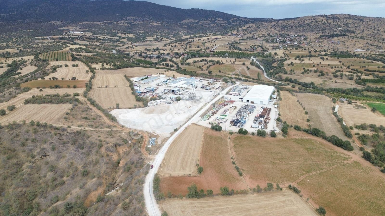 Uşak Eşme Güneyköy'de Verimli Arazi Satılık - Görsel 23