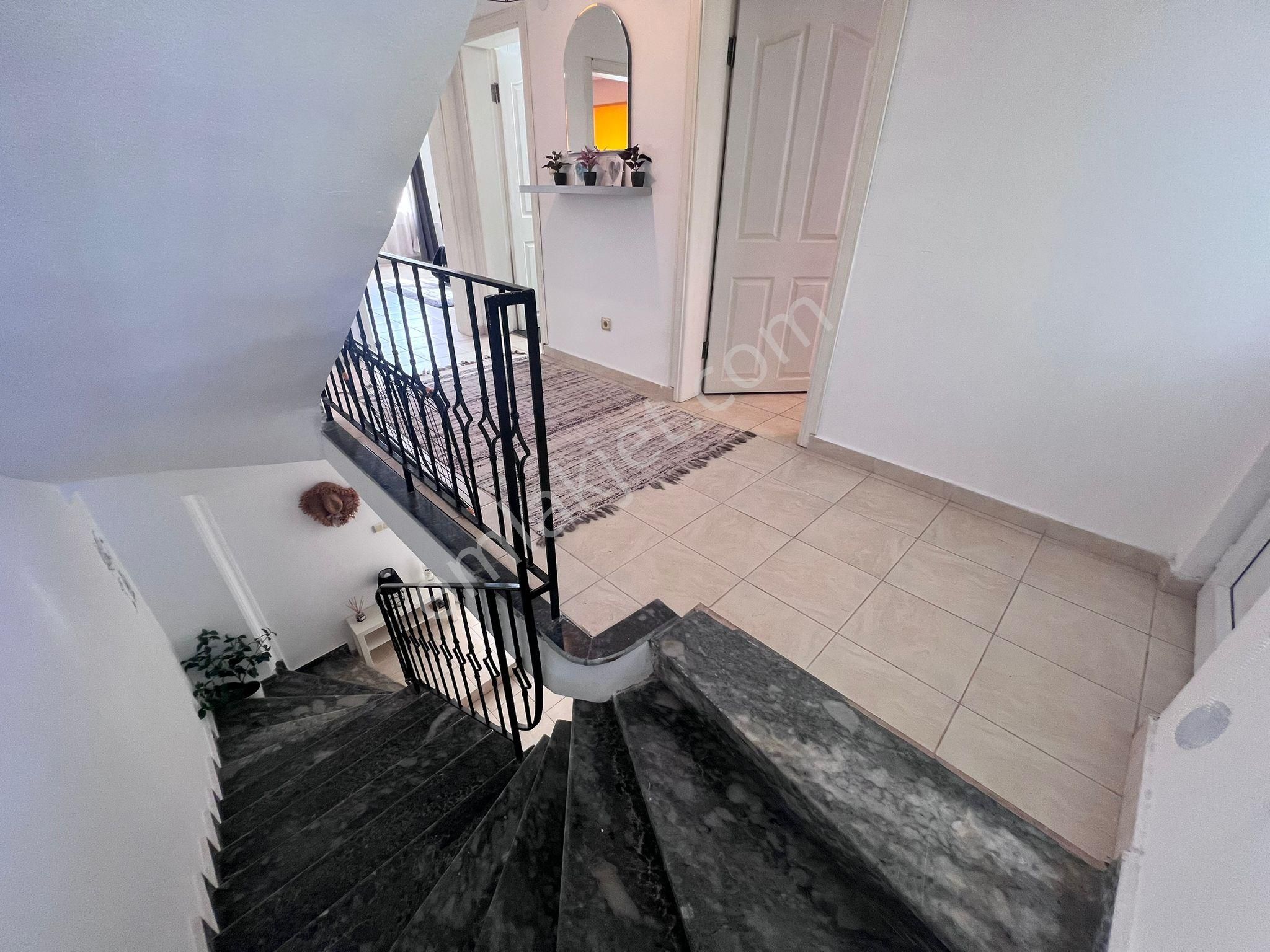 Antalya Kadriye'de Site İçi Satılık 4+1 Eşyalı Villa - Görsel 16