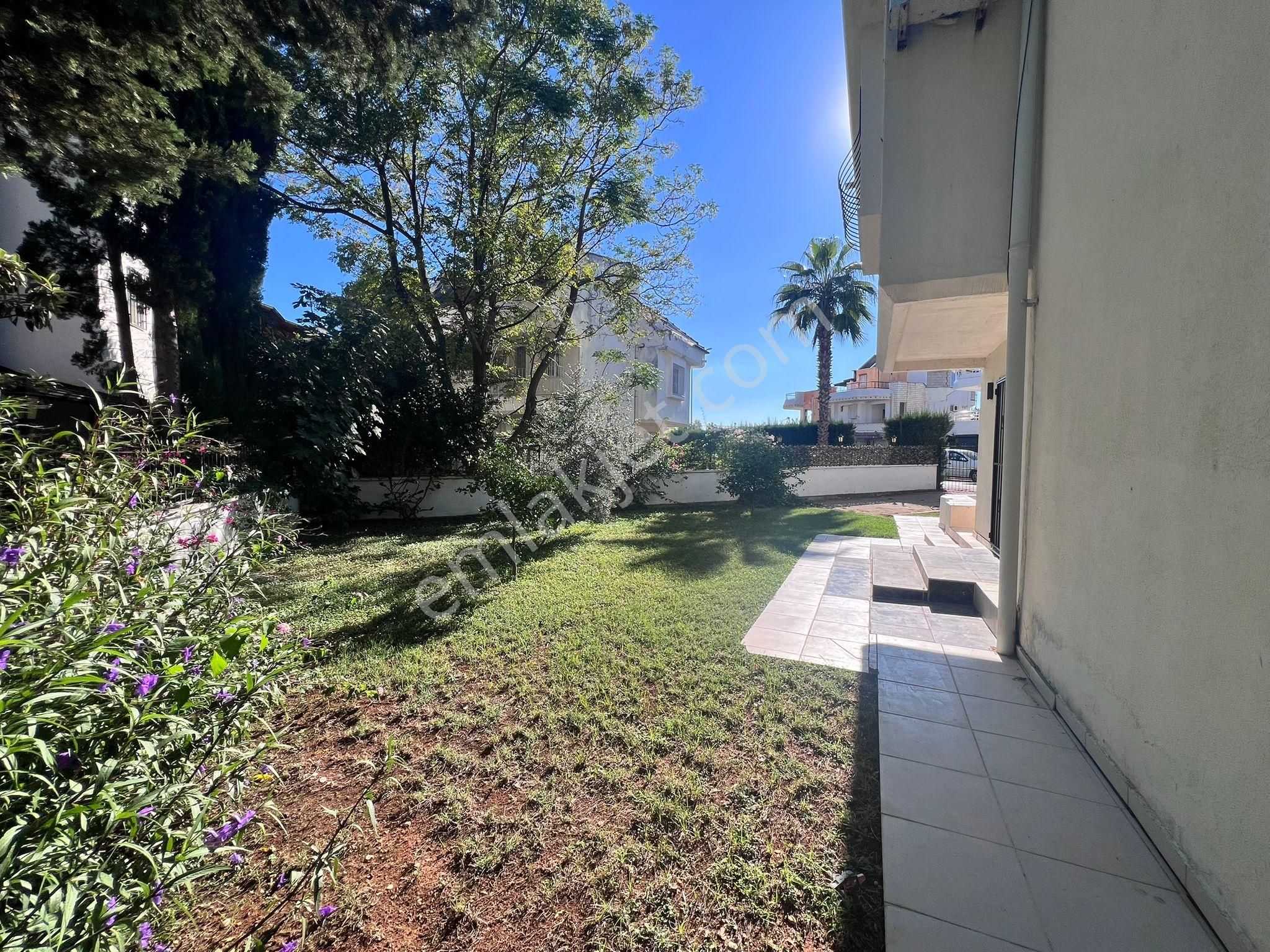 Antalya Kadriye'de Site İçi Satılık 4+1 Eşyalı Villa - Görsel 13