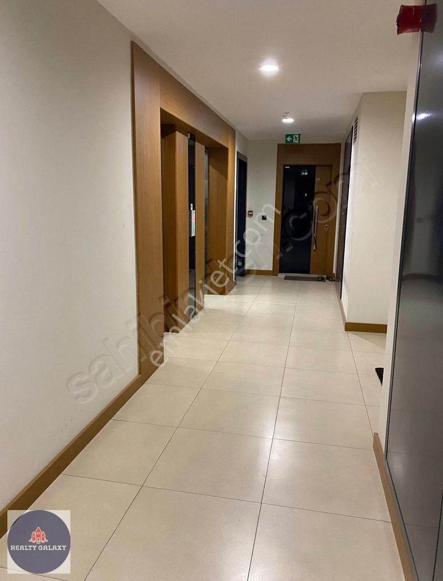 Demir Lavıda'da Göl Ve Havuz Manzaralı Satılık 2+1 Daire - Görsel 5