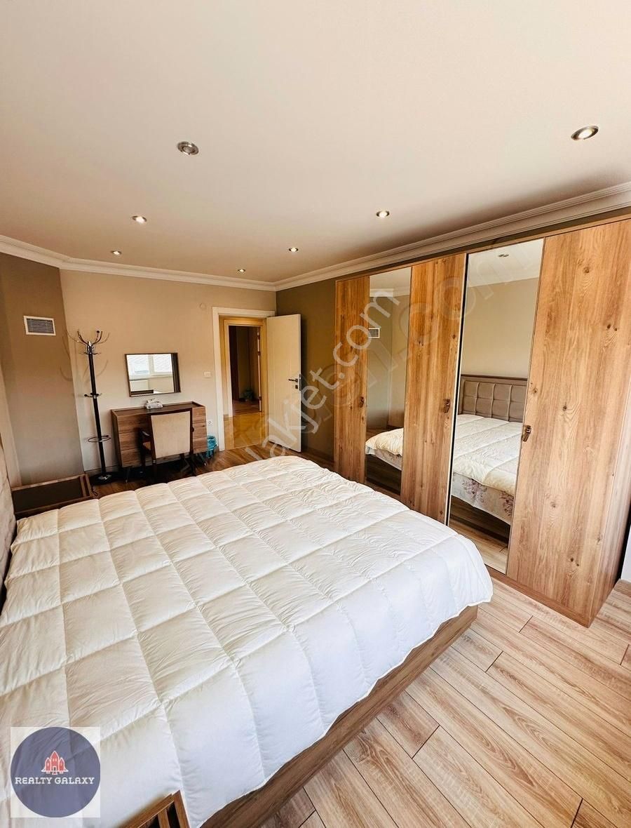 Acil Satılık! Bahçeşehir Vadipark Evleri'nde 6+2 Eşyalı Villa - Görsel 2