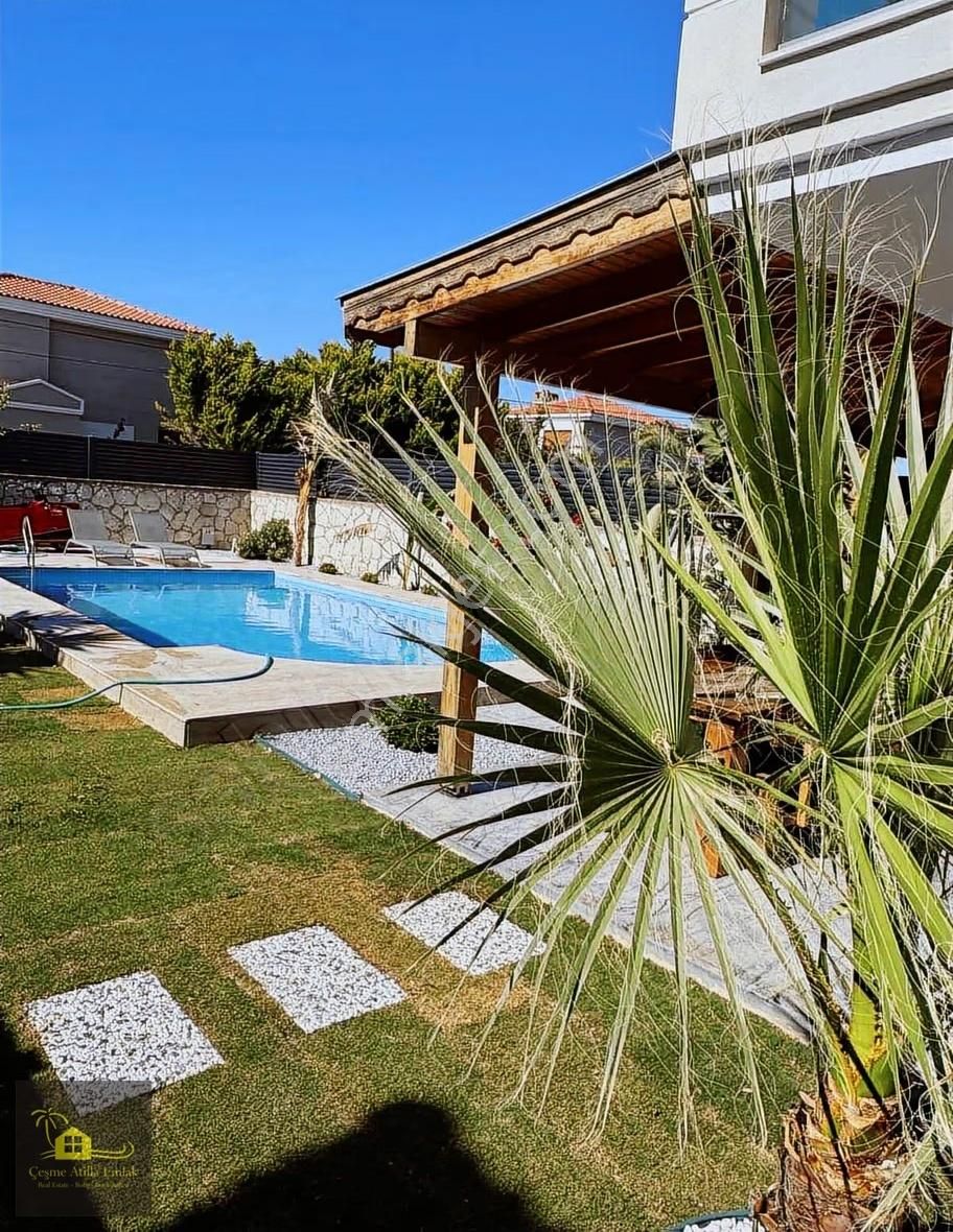 Atila Emlak'tan Alaçatı Göbene'de Satılık Müstakil Havuzlu Villa - Görsel 10