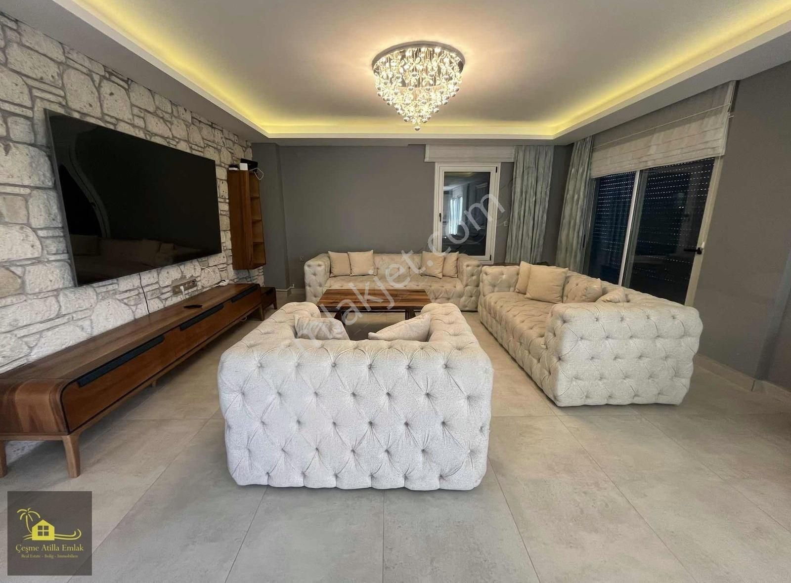 Çeşme'de Satılık Tam Müstakil 4+1 420 M2 Arsa Paylı - Görsel 13